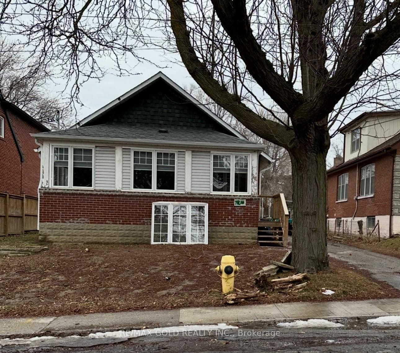 18 College Street, Etobicoke (West Mall / Rexdale), ON M9V 1H3 - Photo 1