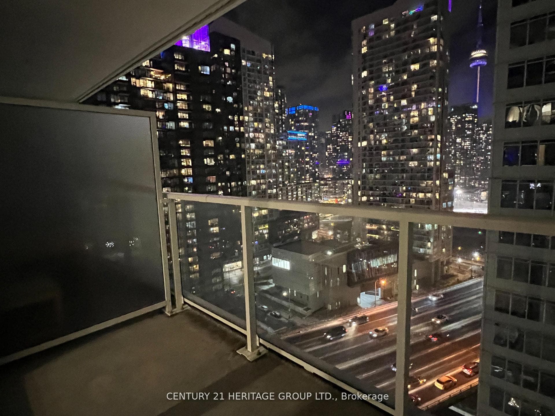 19 Bathurst Street Unit 2210, Downtown Toronto / Waterfront, ON M5V 2P1 - Photo 1