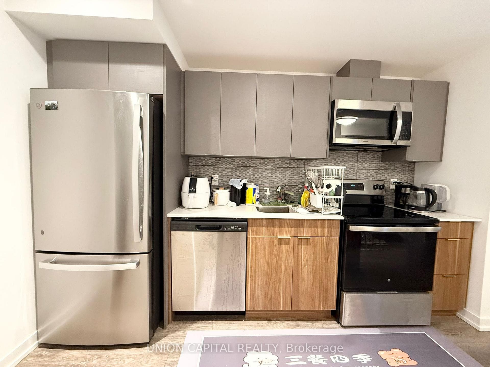3079 PHARMACY Avenue Unit 24, Scarborough Village / Eglinton East, ON M1W 2H1 - Photo 1