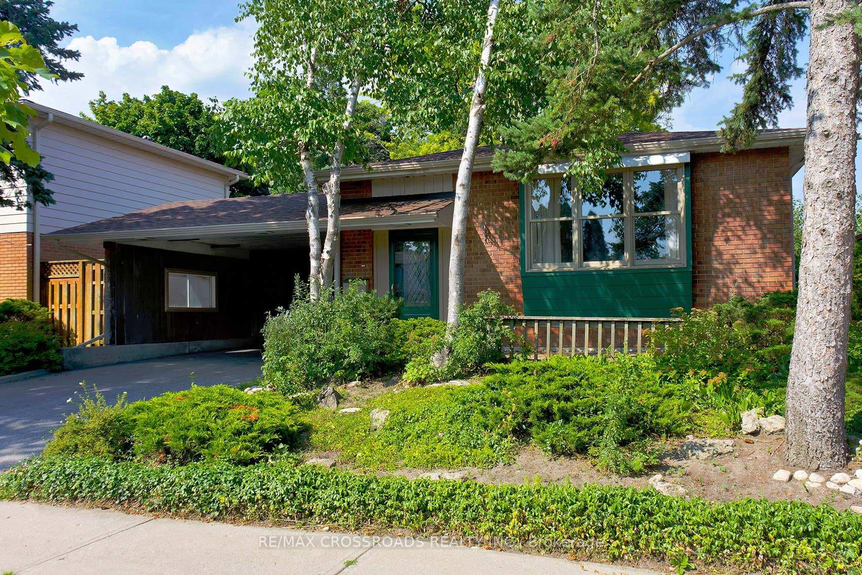 25 Gorsey Square, Scarborough (Morningside / West Hill), ON M1B 1A6 - Photo 1
