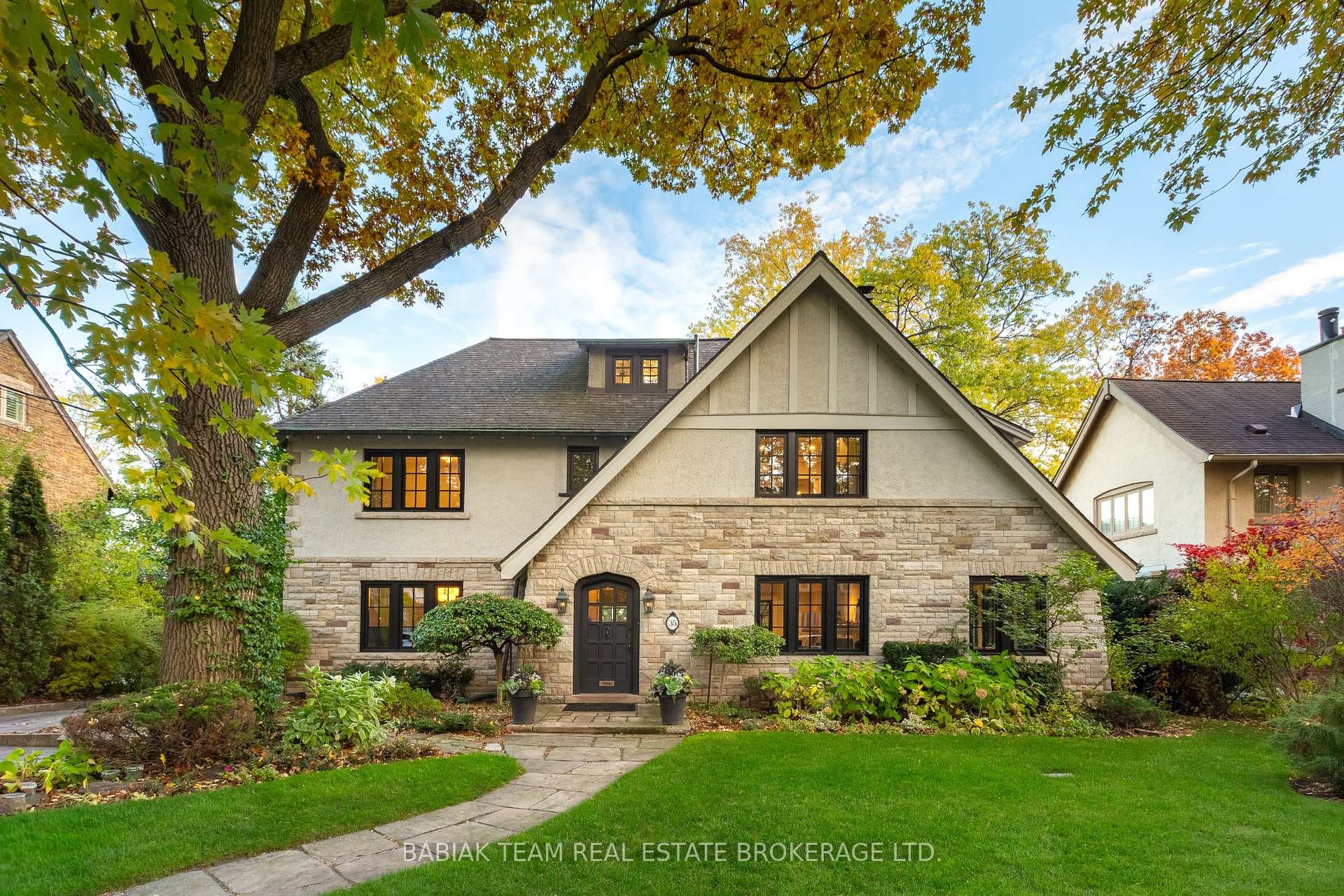 35 Baby Point Crescent, Bloor West Village / Swansea, ON M6S 2B7 - Photo 1