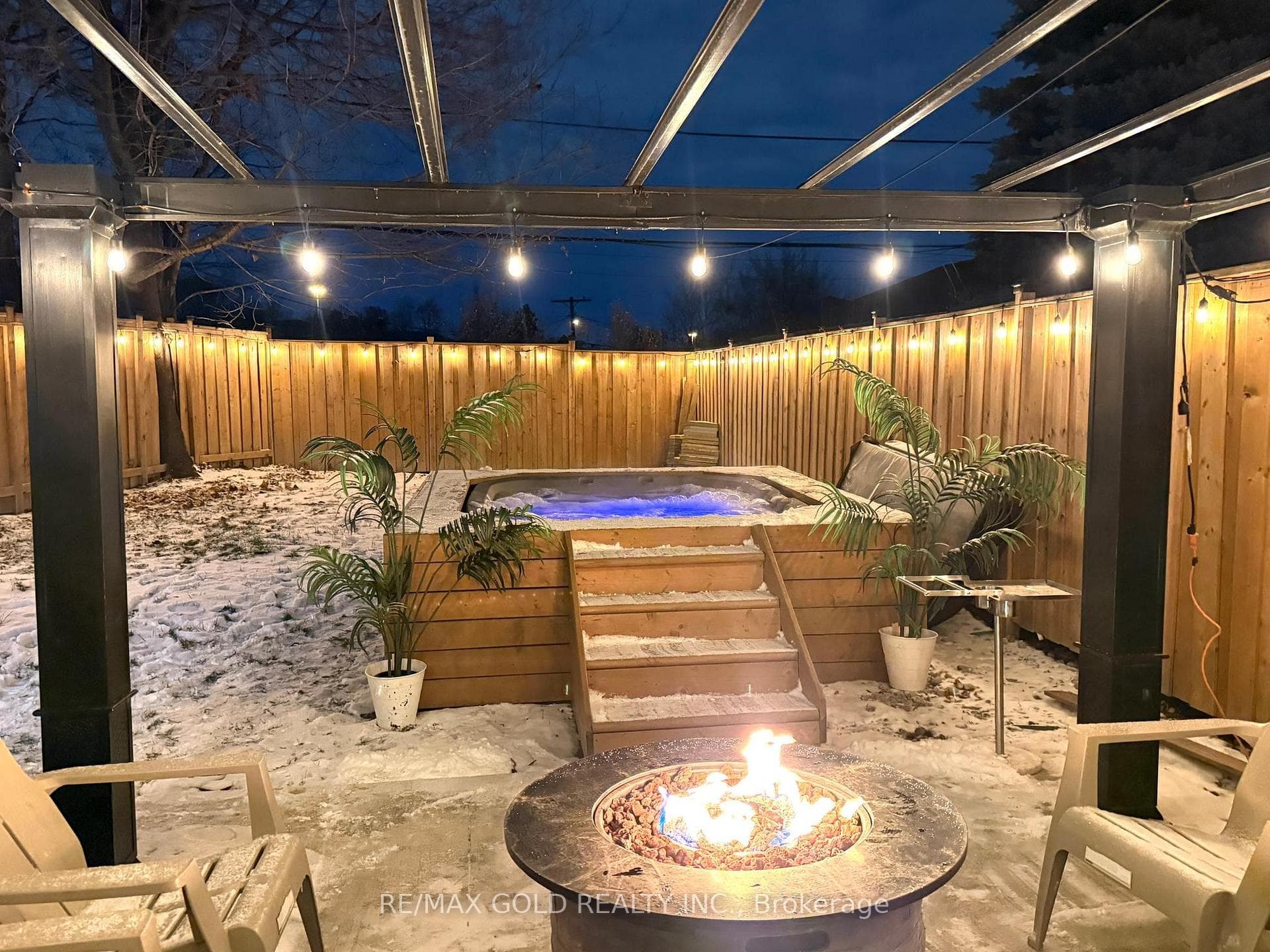 189 Kingsview Boulevard, Etobicoke (Kingsview Village / Humber Heights), ON M9R 1V7 - Photo 1