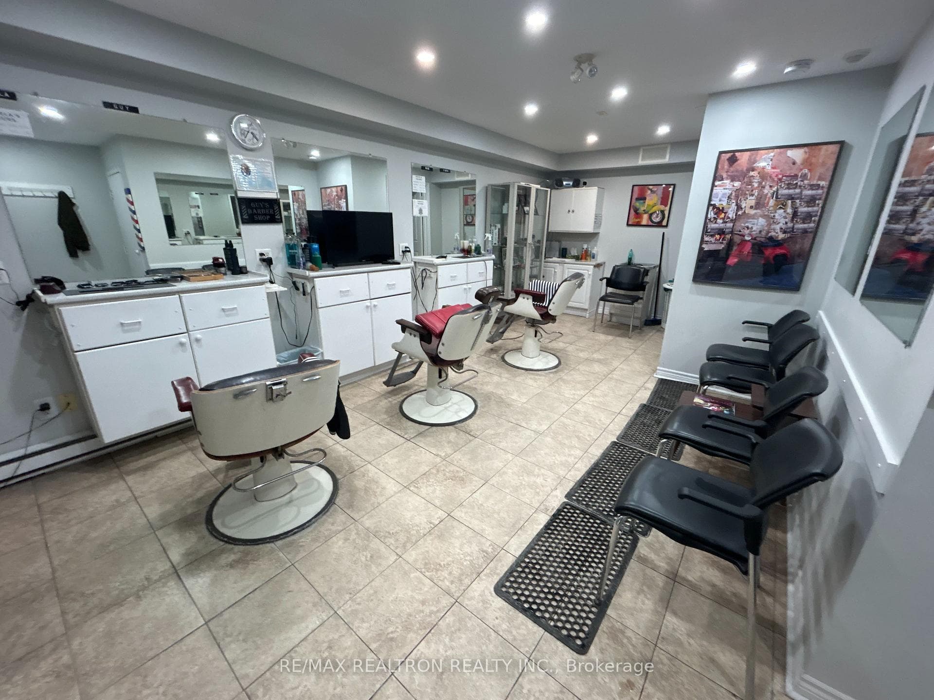 1250 St. Martins Drive Unit 4, Pickering, ON L1W 1J3 - Photo 1
