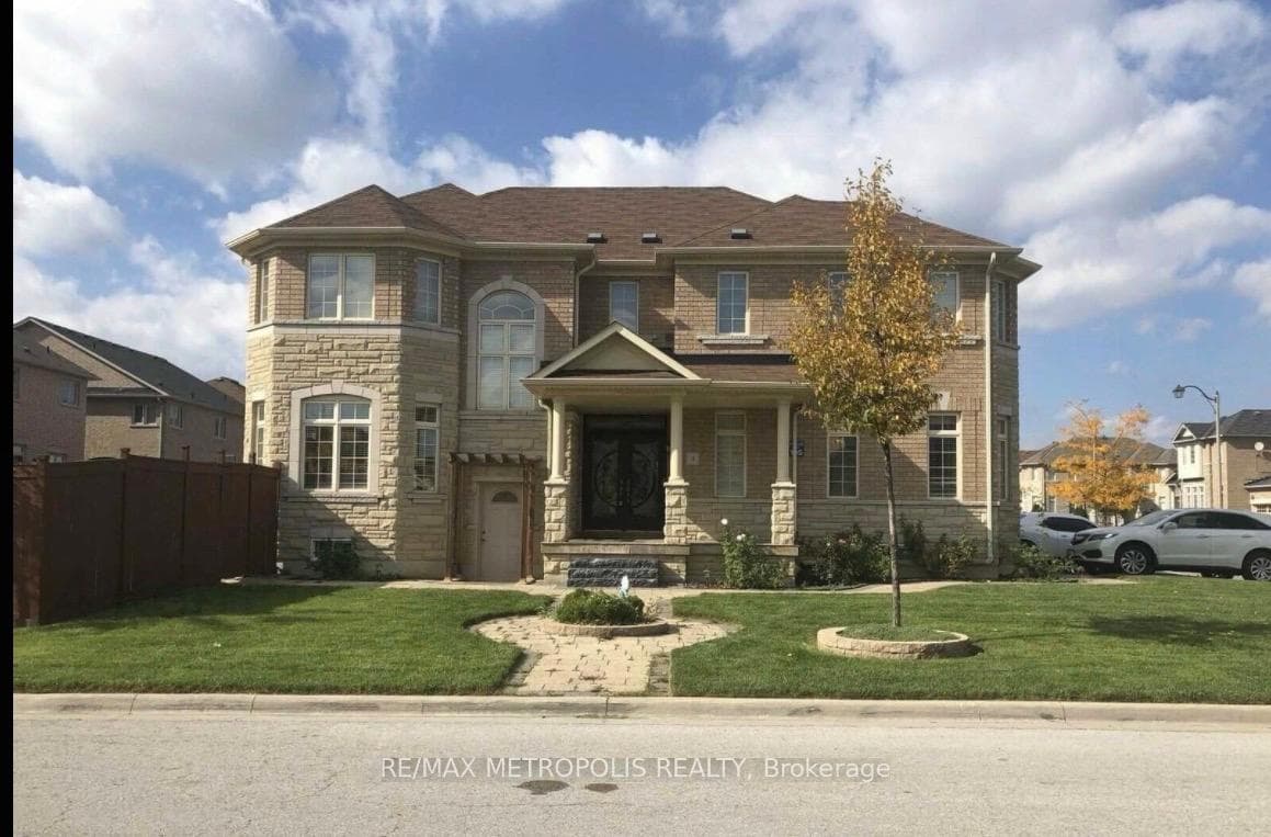 4 Kerrigan Drive Unit Main, Brampton, ON L6R 0S4 - Photo 1