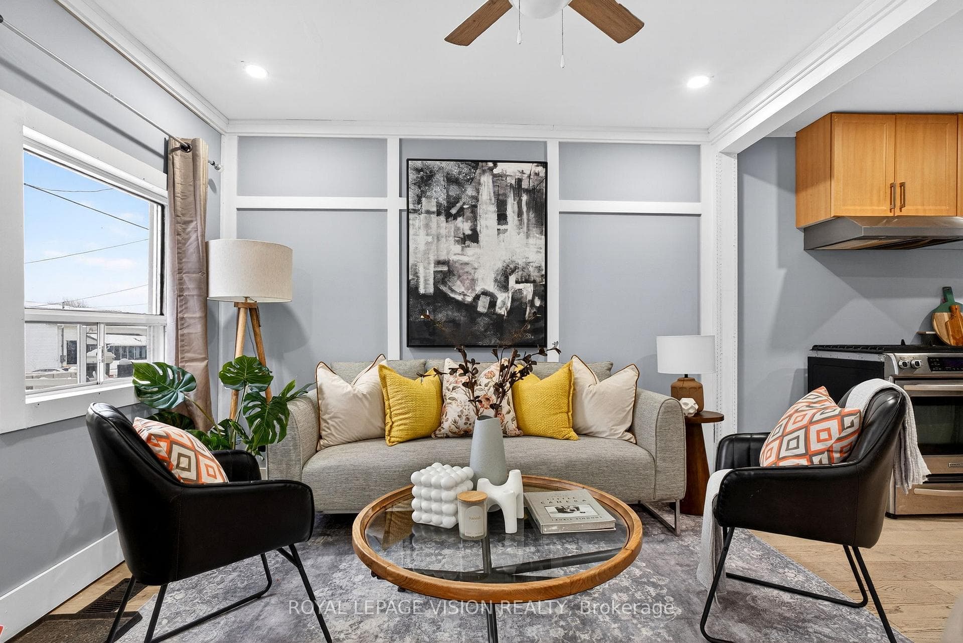 290 Nassau Street, Oshawa, ON L1J 4A8 - Photo 1