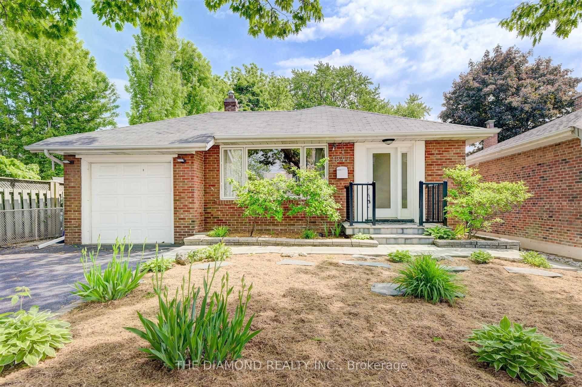 1347 Islington Avenue, Etobicoke (Islington / Rexdale), ON M9A 3K3 - Photo 1