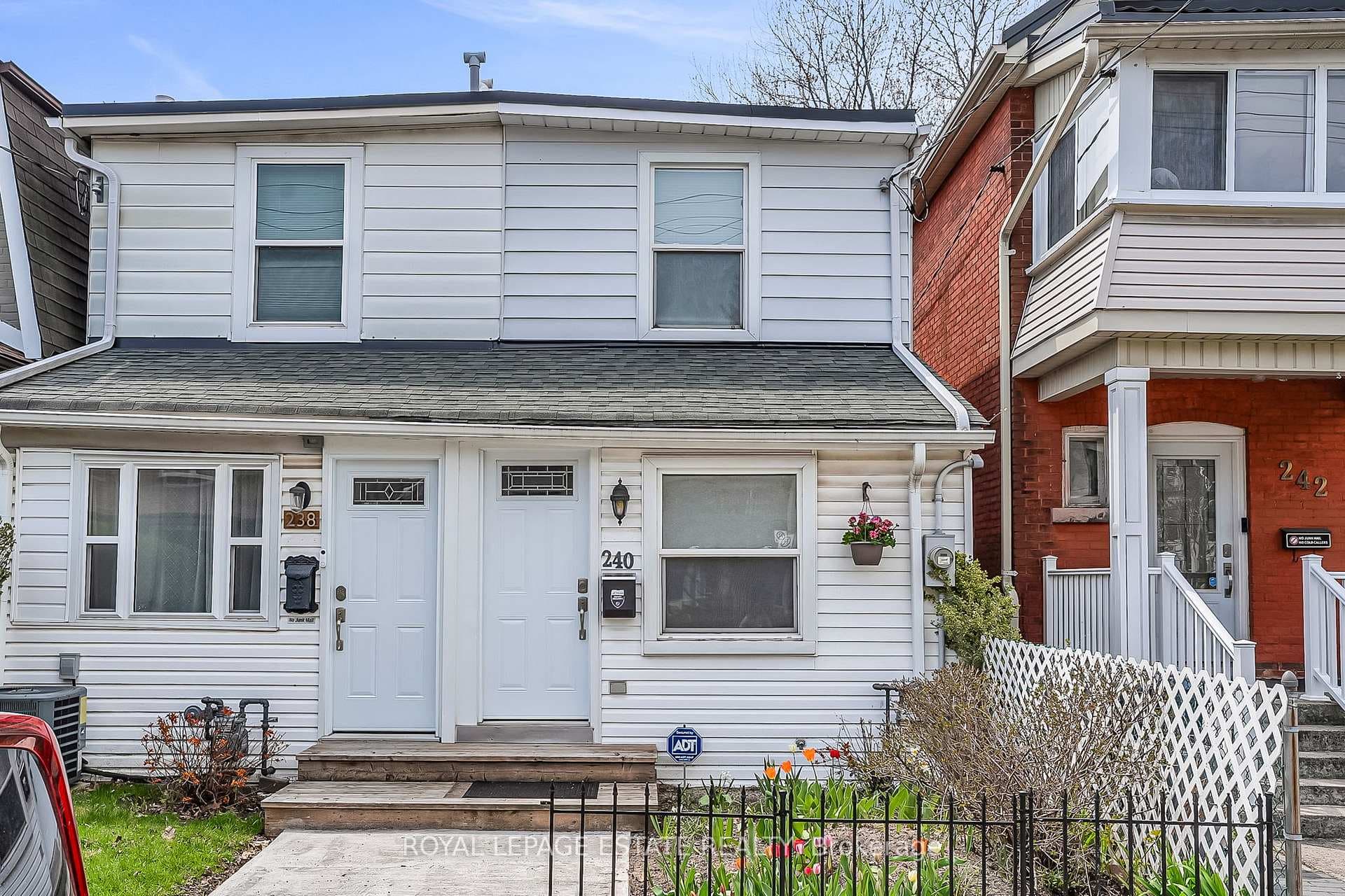 240 Cedarvale Avenue, Danforth / East York, ON M4C 4K2 - Photo 1