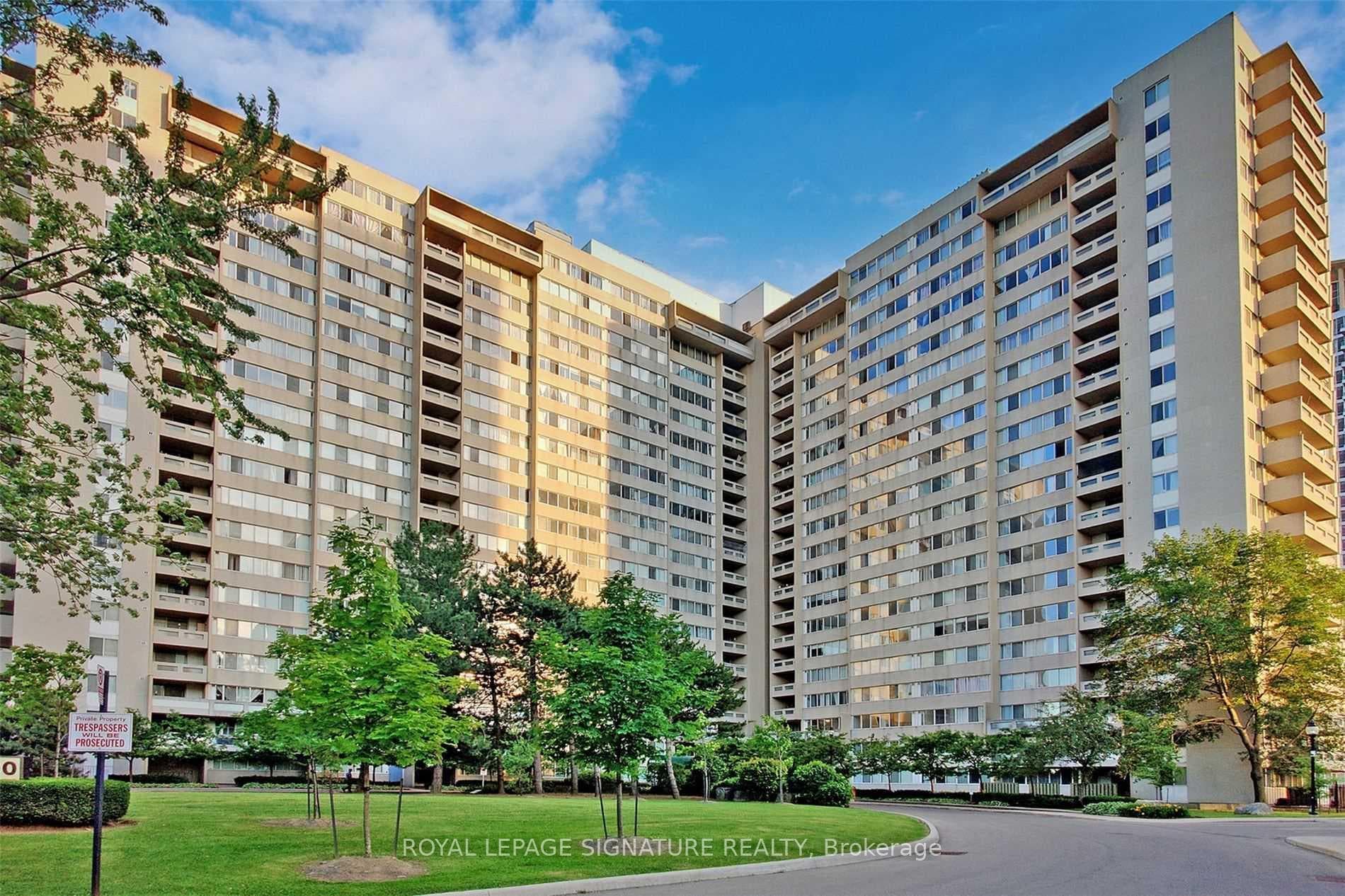 3590 Kaneff Crescent Unit 1407, Mississauga, ON L5A 3X3 - Photo 1