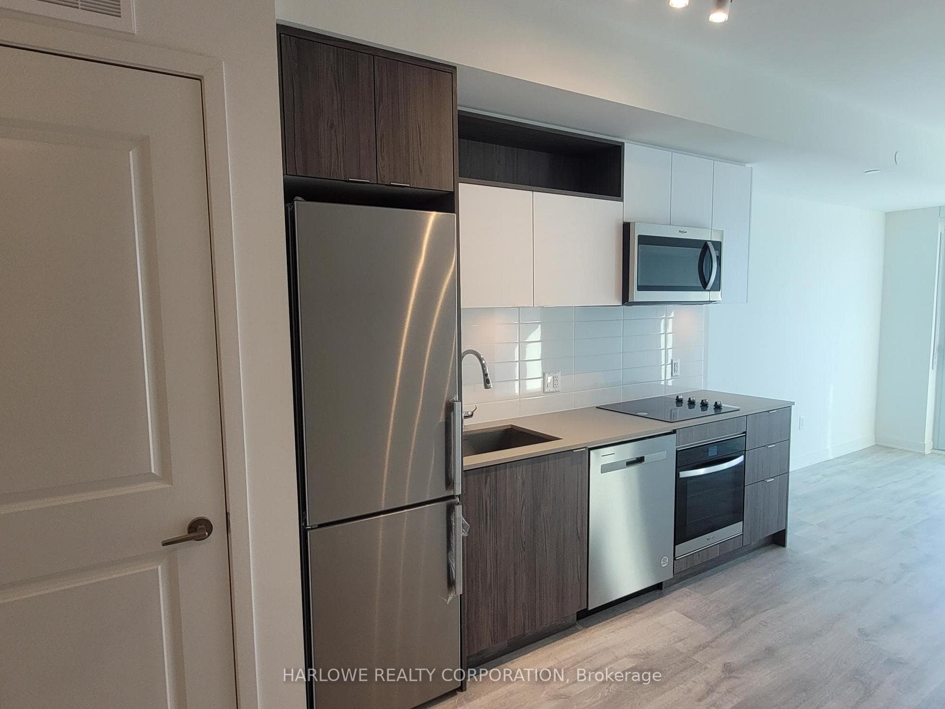 100 Dalhousie Street Unit 3403, Toronto C08