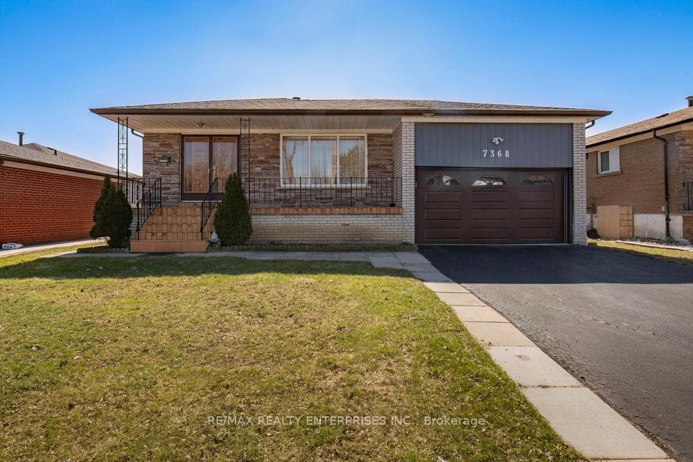 7368 Redstone Road, Mississauga, ON L4T 2A9 - Photo 1
