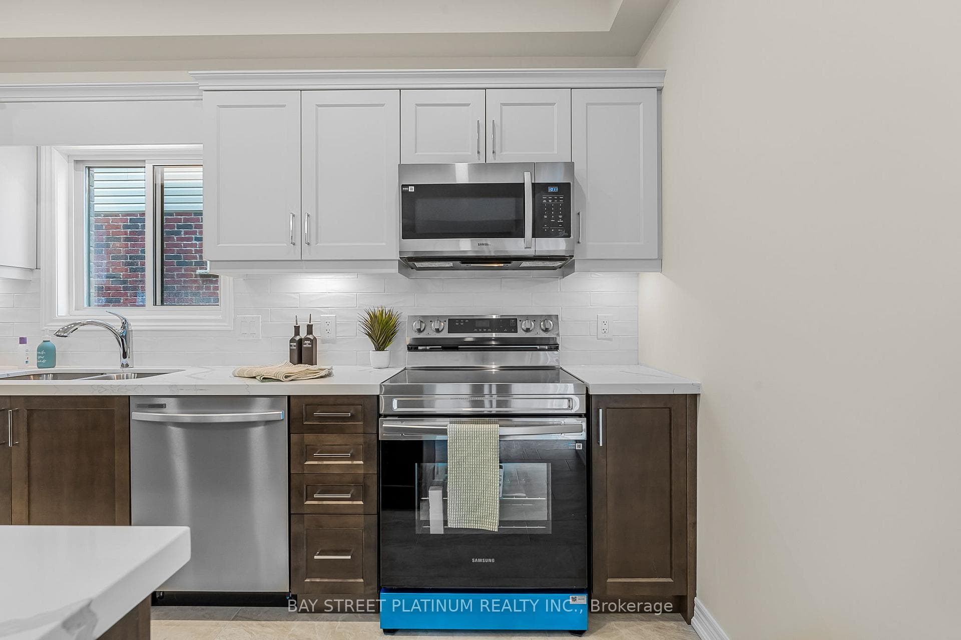 15 Alicia Cres Crescent, Thorold, ON L2V 0M1 - Photo 1