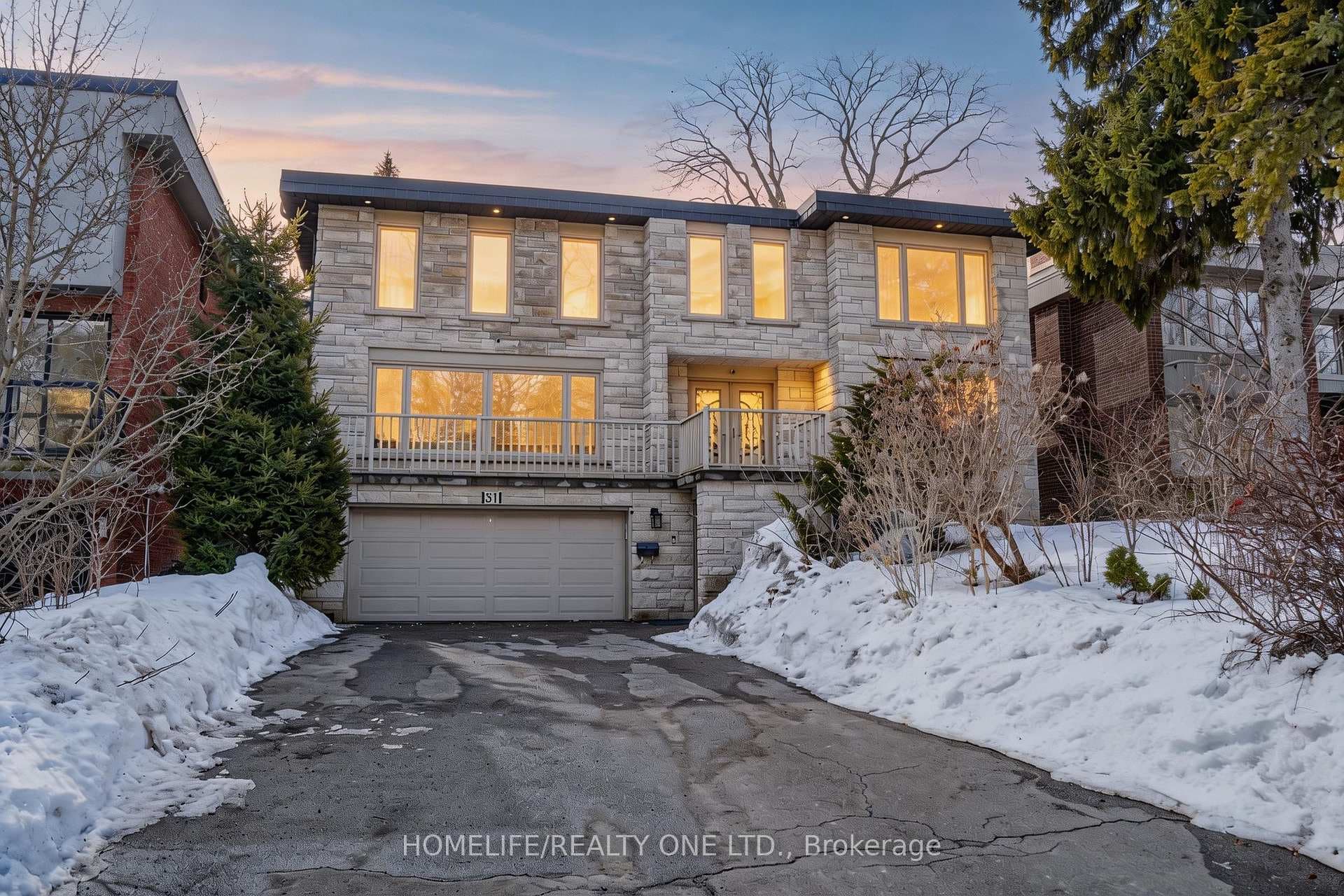31 Bearwood Drive, Etobicoke (Islington / Rexdale), ON M9A 4G5 - Photo 1
