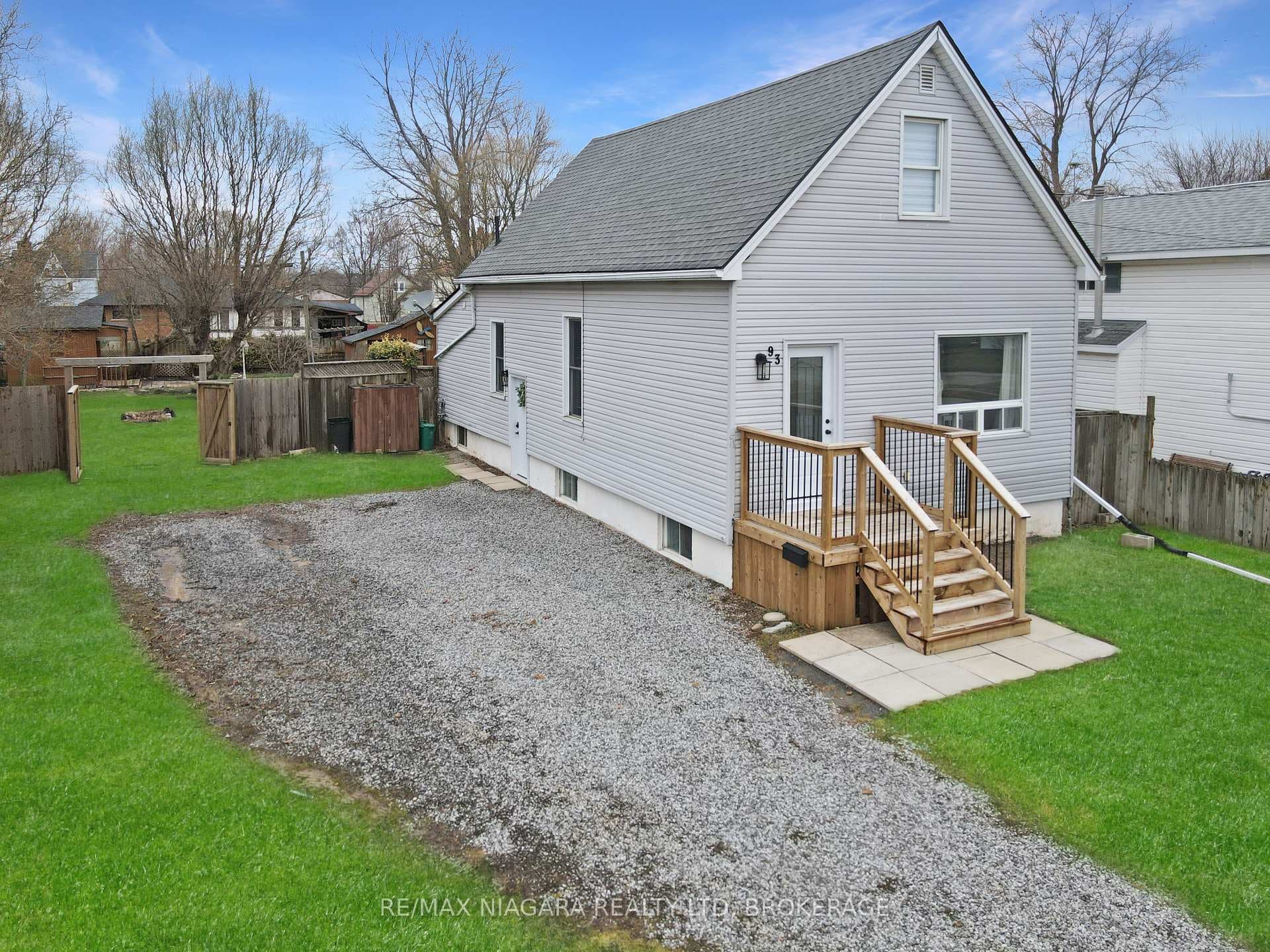 93 Lavinia Street, Fort Erie, ON L2A 2E1 - Photo 1