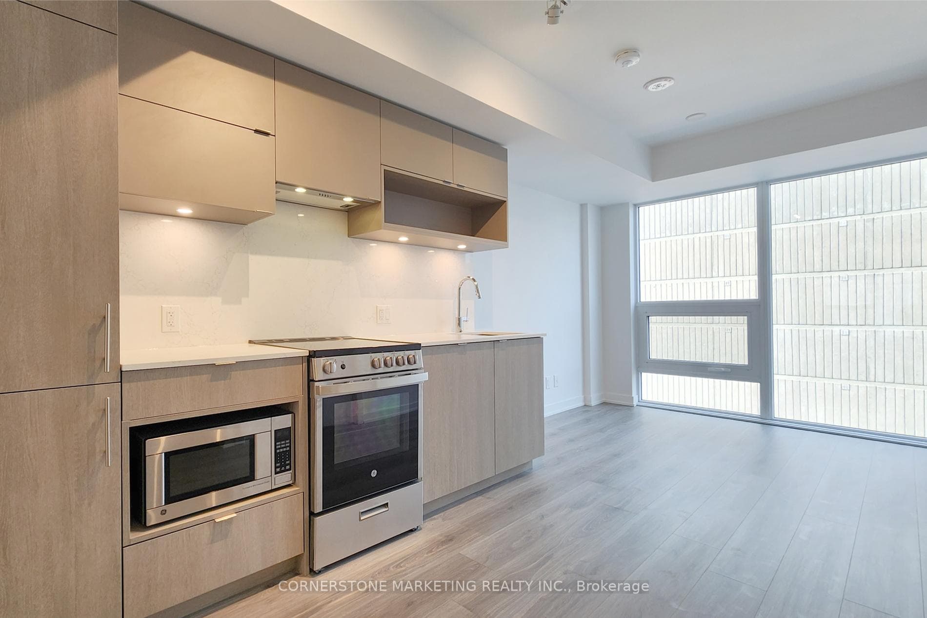 Living & kitchen