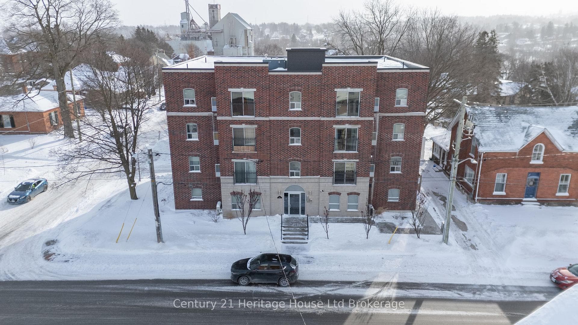 34 Brock Street Unit 201, Woodstock, ON N4S 1J5 - Photo 1