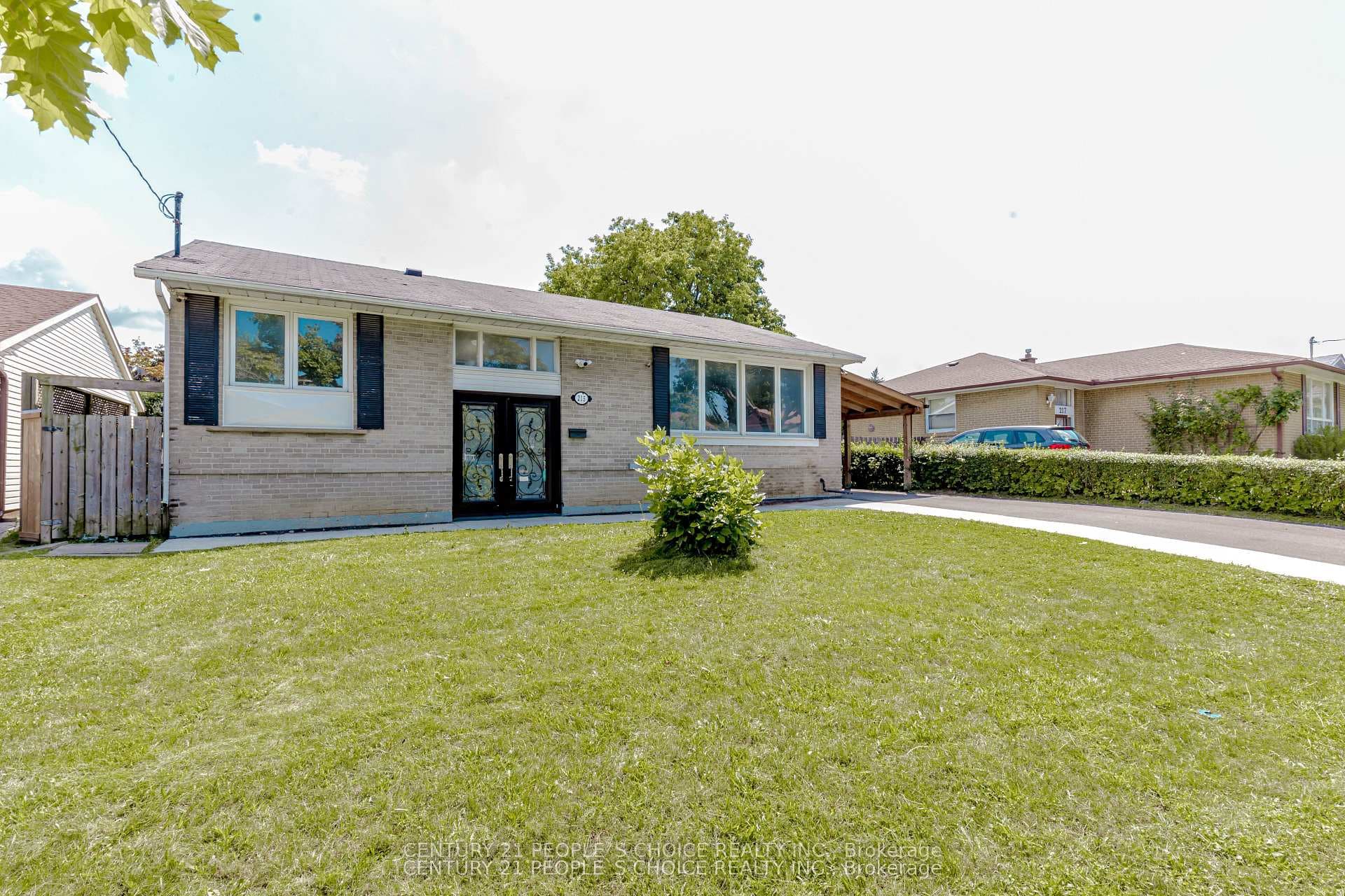 215 Jeffcoat Drive, Etobicoke (West Mall / Rexdale), ON M9W 3E2 - Photo 1