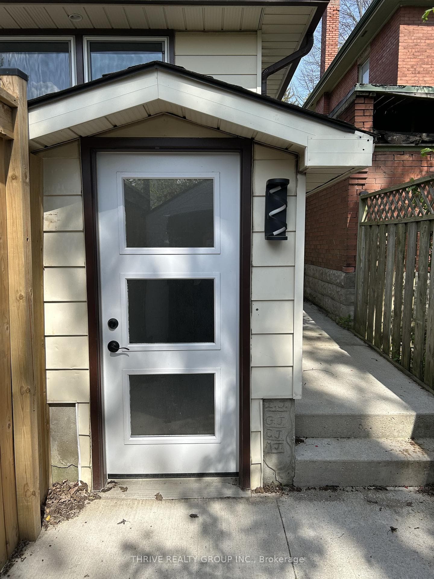 27 Belgrave Avenue Unit Lower, London South, ON N6C 4B3 - Photo 1