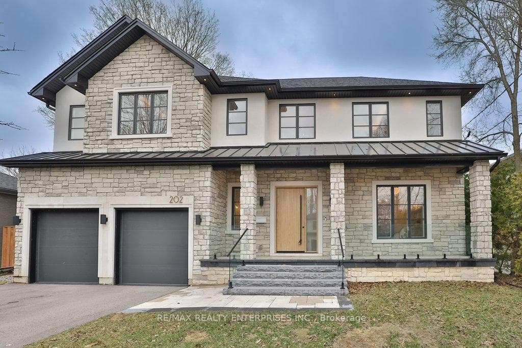 202 Queen Street, Mississauga, ON L5H 1L6 - Photo 1