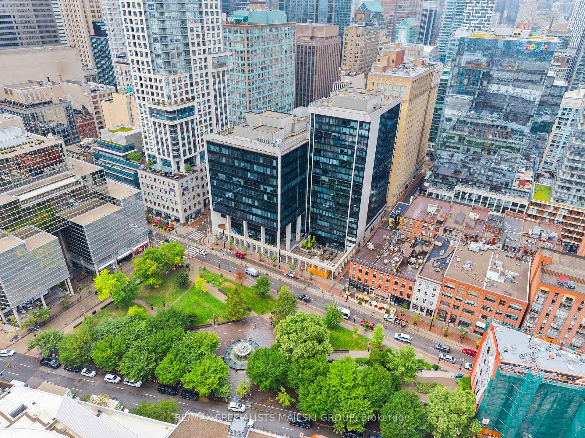 30 Wellington Street Unit 1005, Regent Park / Cabbagetown / St. James Town, ON M5E 1S3 - Photo 1