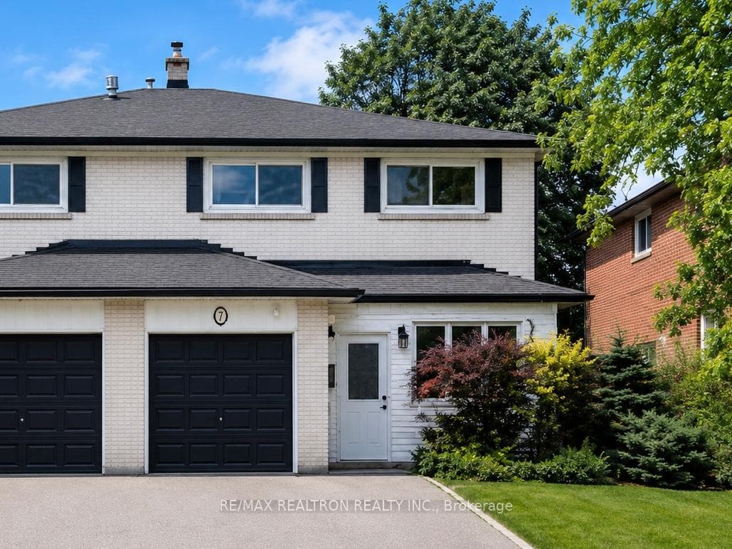 7 Fontainbleau Drive Unit B, Thornhill / Willowdale, ON M2M 1P1 - Photo 1