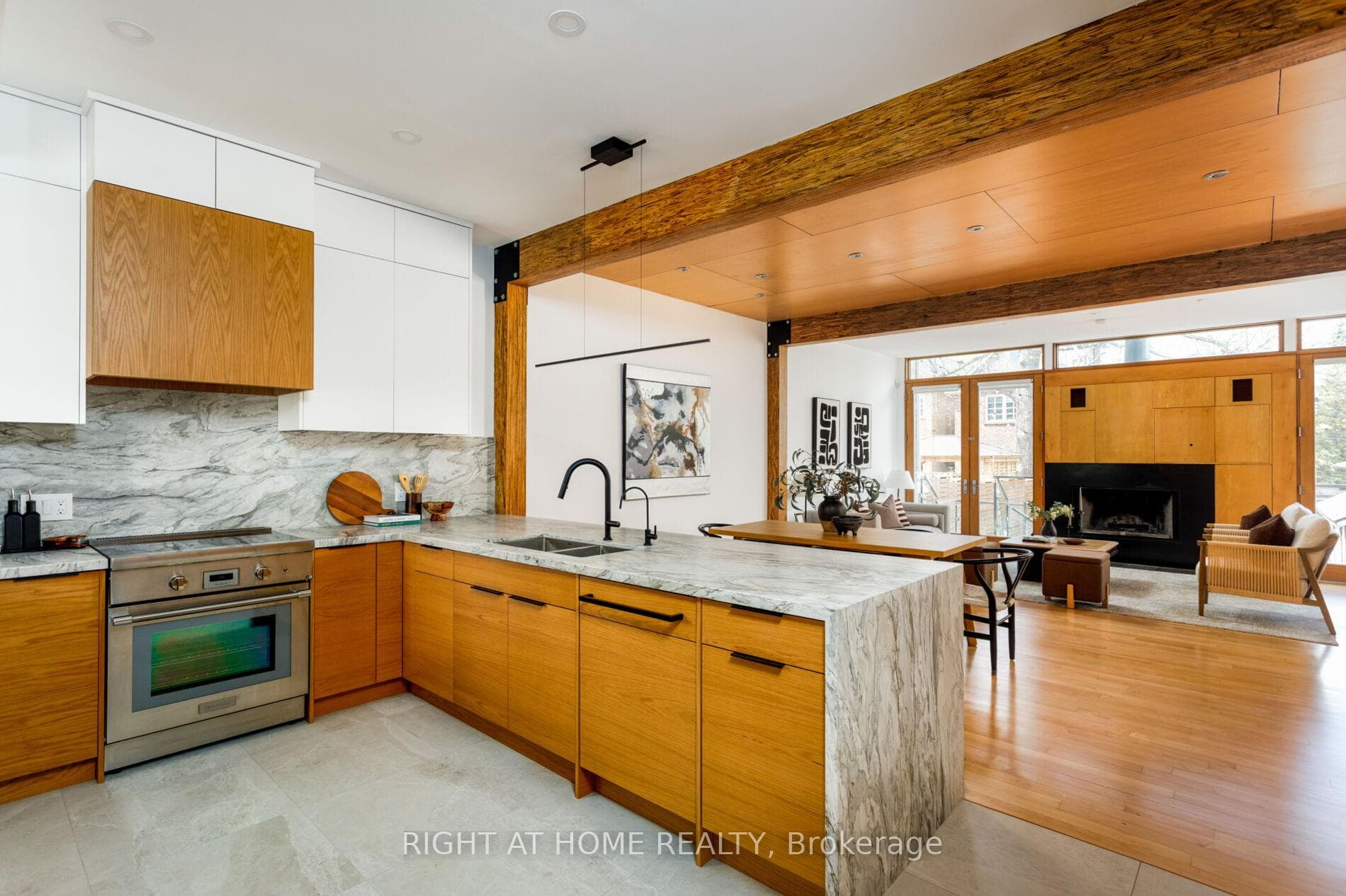 16 Marquis Avenue, Etobicoke (Islington / Rexdale), ON M8X 1V4 - Photo 1
