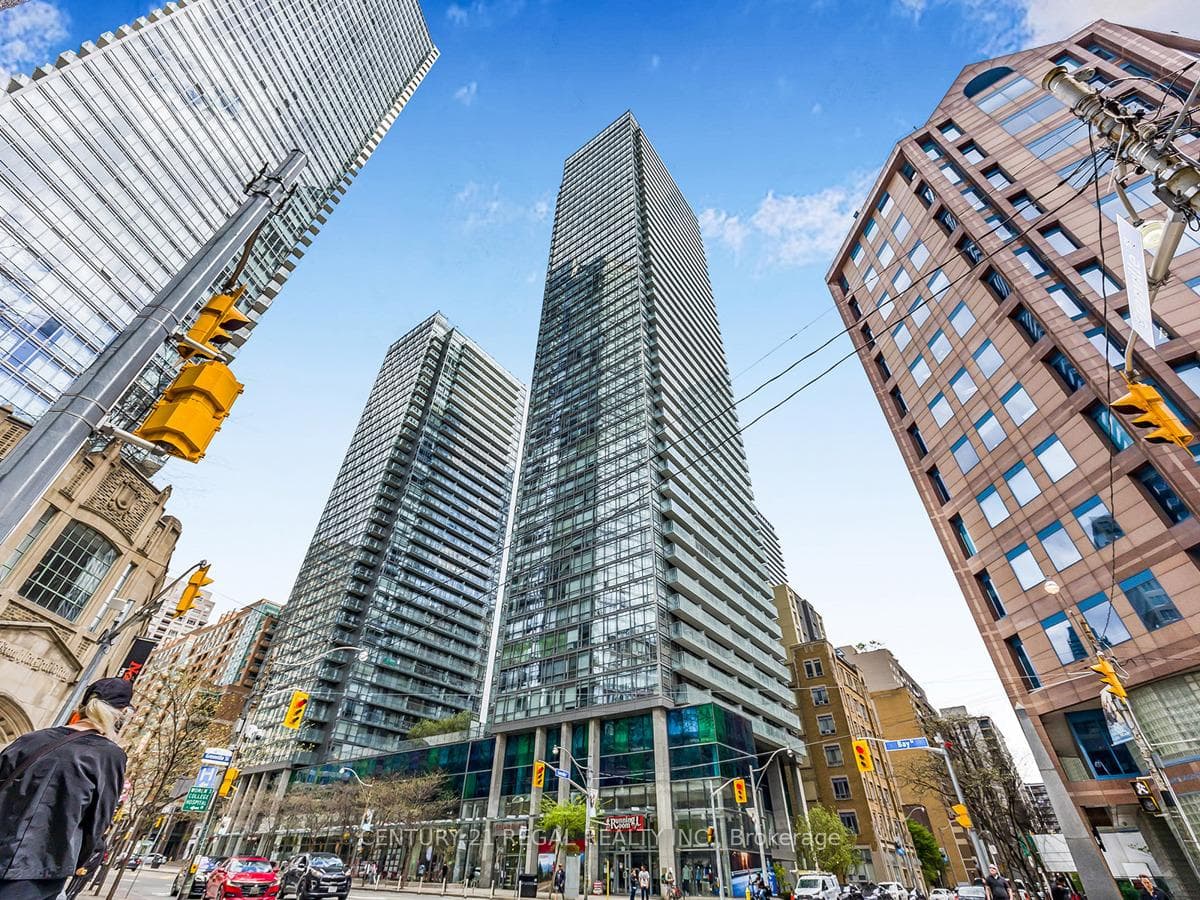 38 Grenville Street Unit 3404, Downtown Toronto / Waterfront, ON M4Y 1A5 - Photo 1