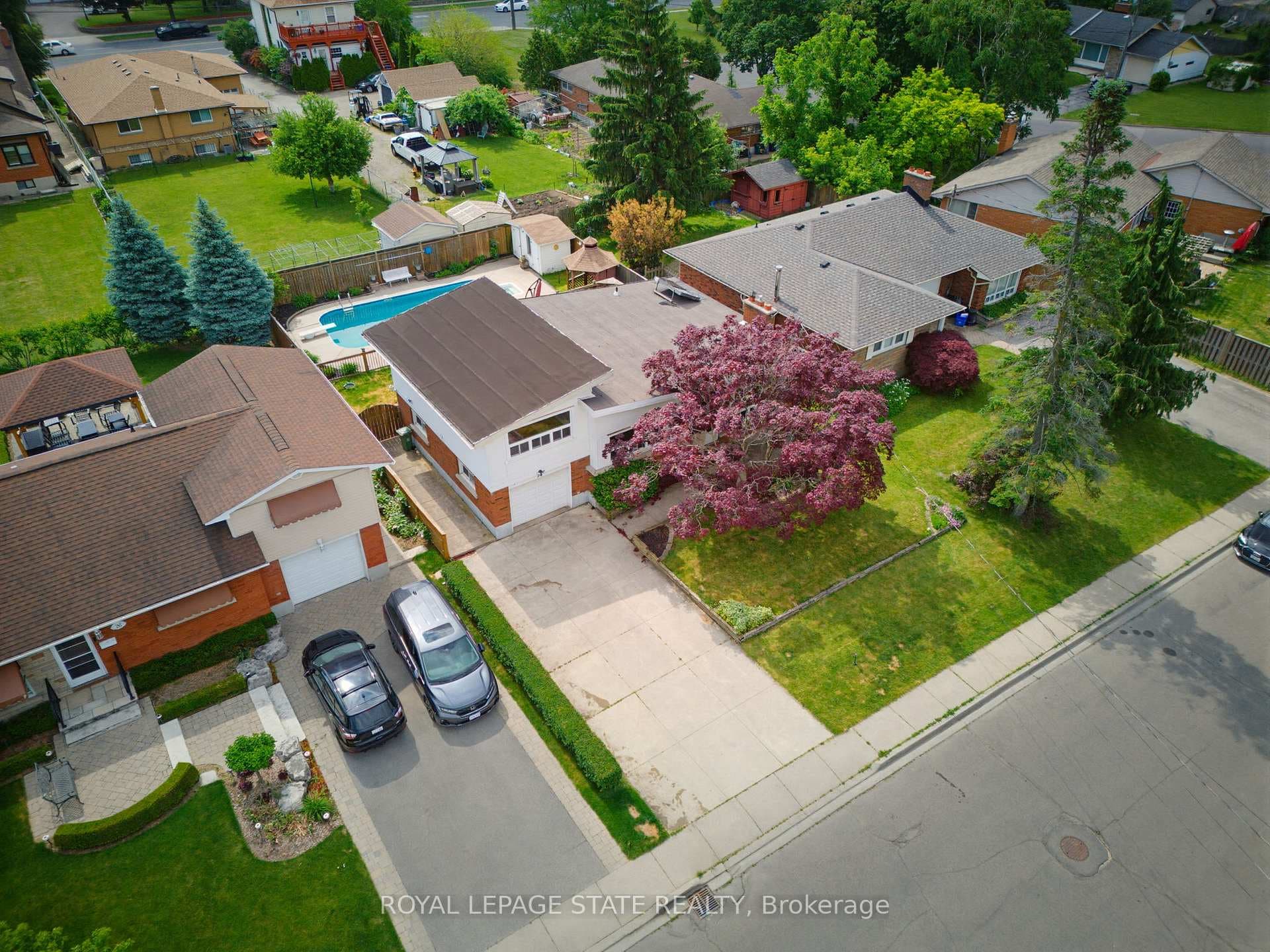 24 Grande Avenue, Hamilton, ON L8G 2E1 - Photo 1