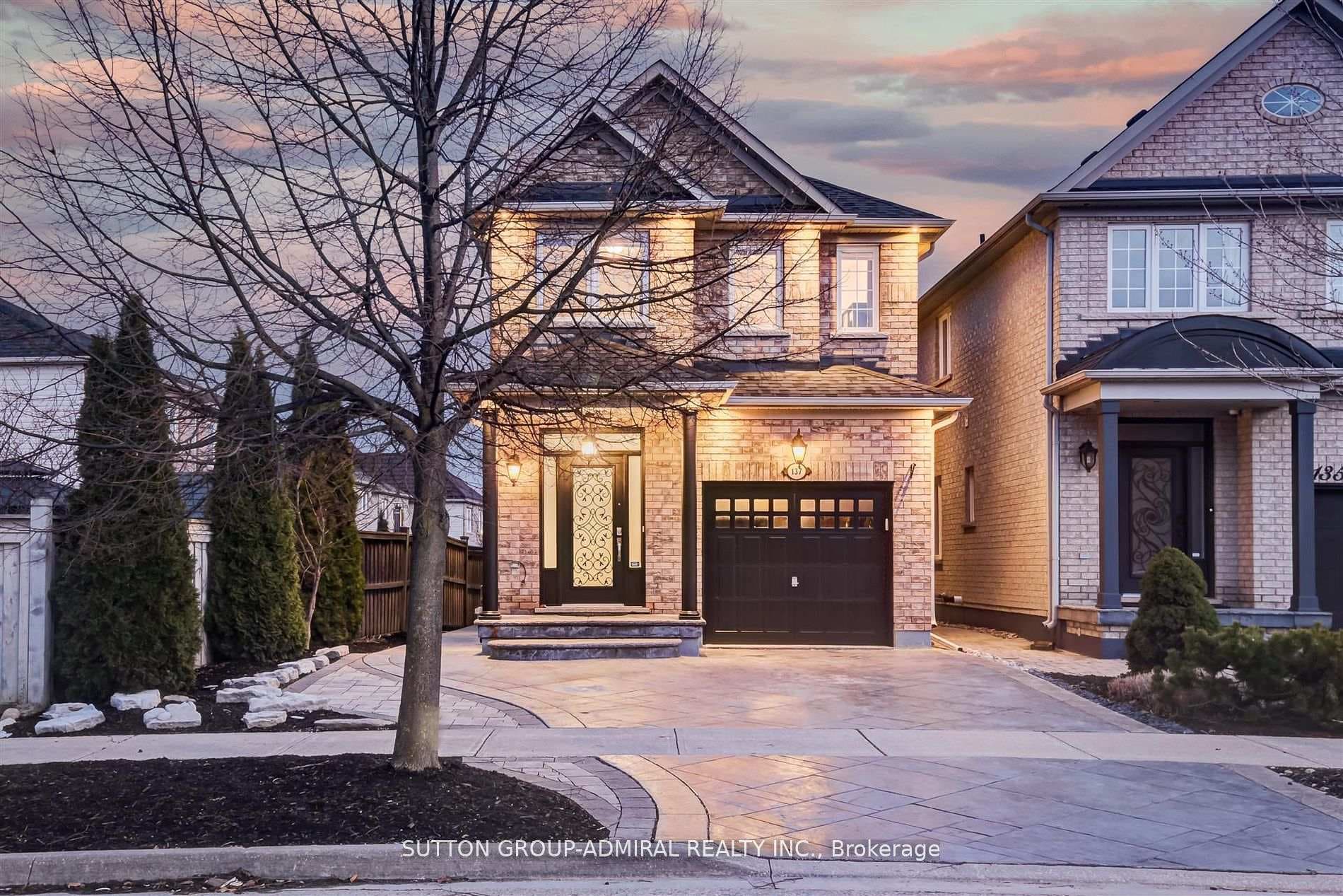 137 Venice Gate Drive, Vaughan