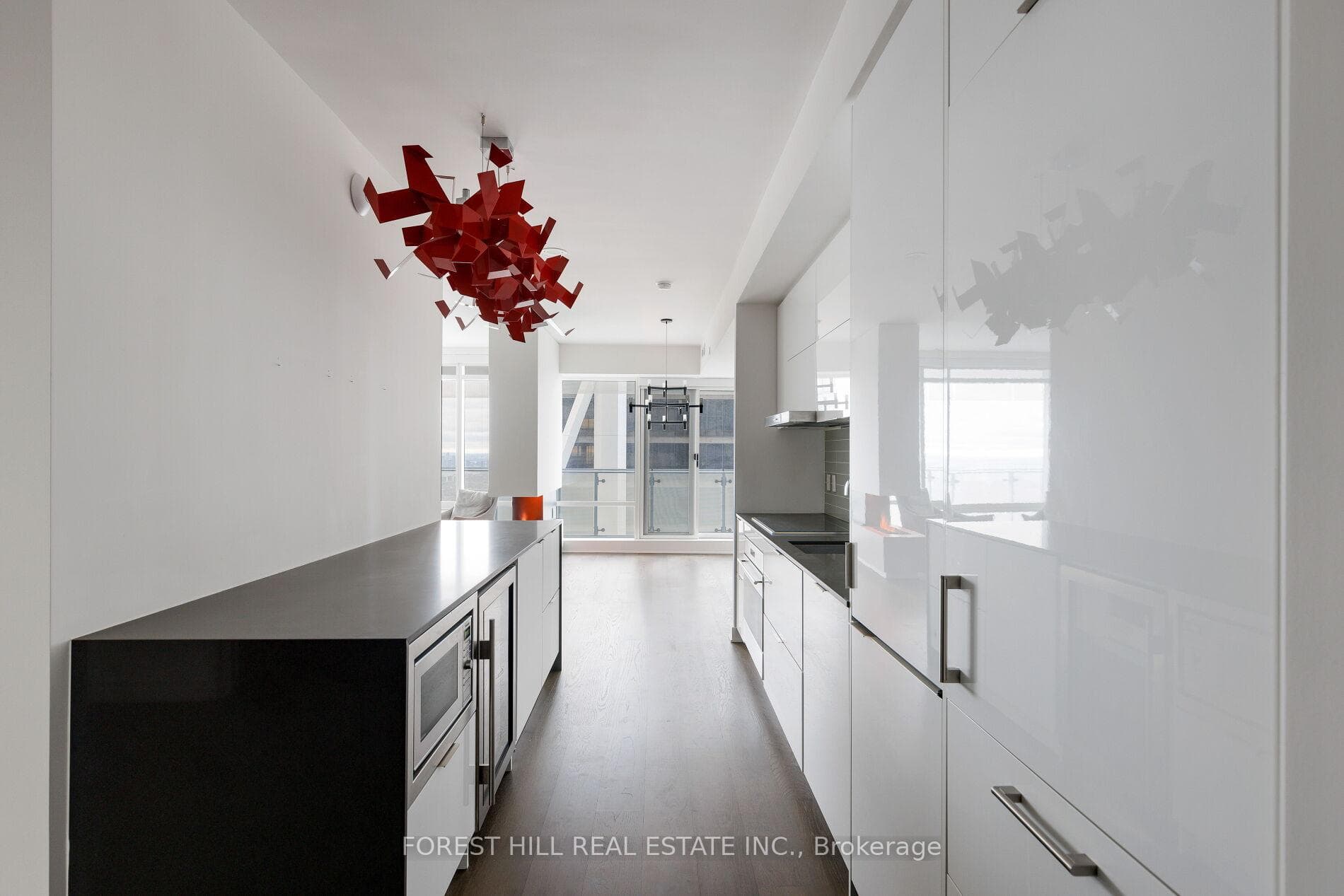 1 Bloor Street Unit 6805, Regent Park / Cabbagetown / St. James Town, ON M4W 0A8 - Photo 1