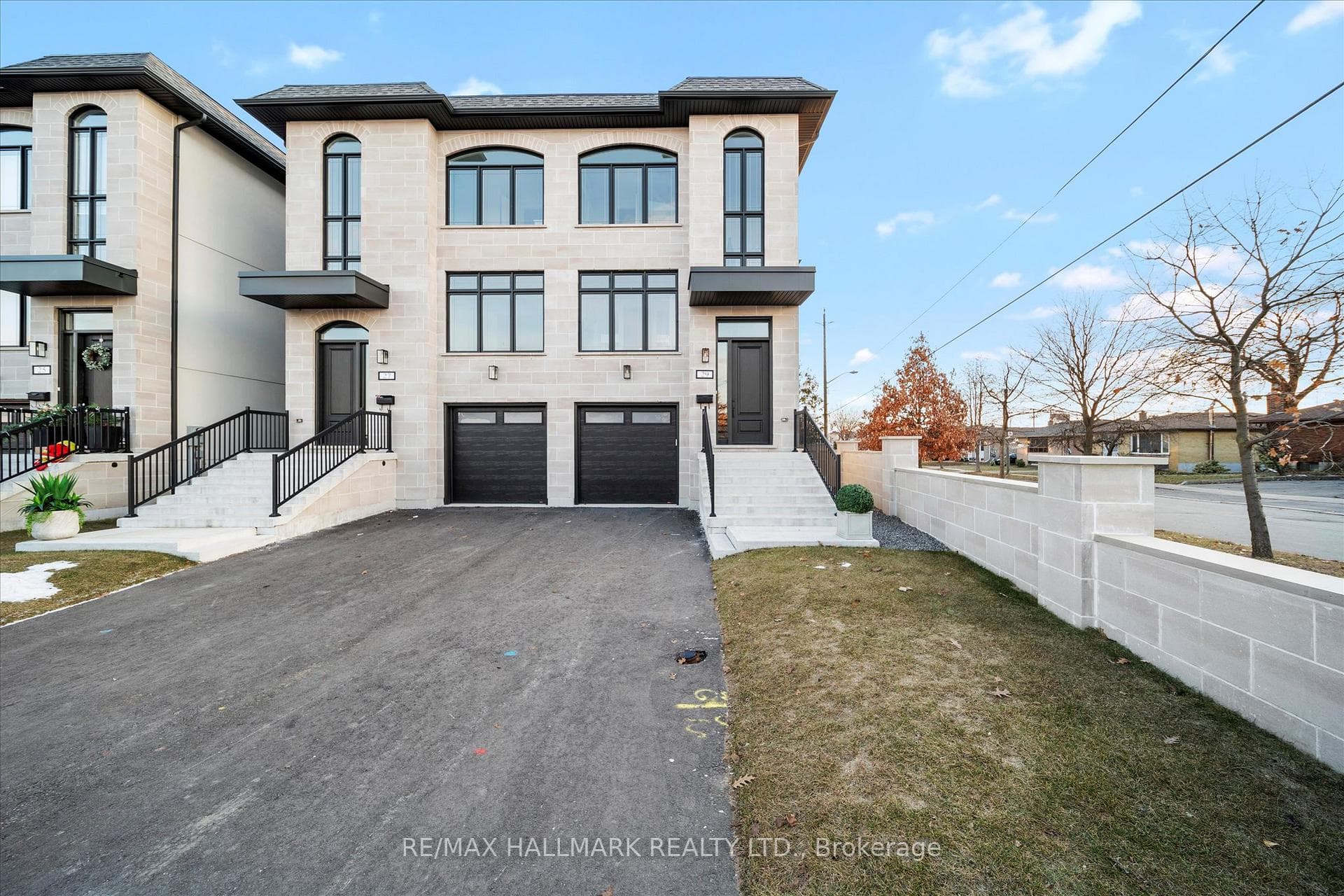 27 Antonio Court Unit 1B, Downsview / Black Creek, ON M9L 2J7 - Photo 1