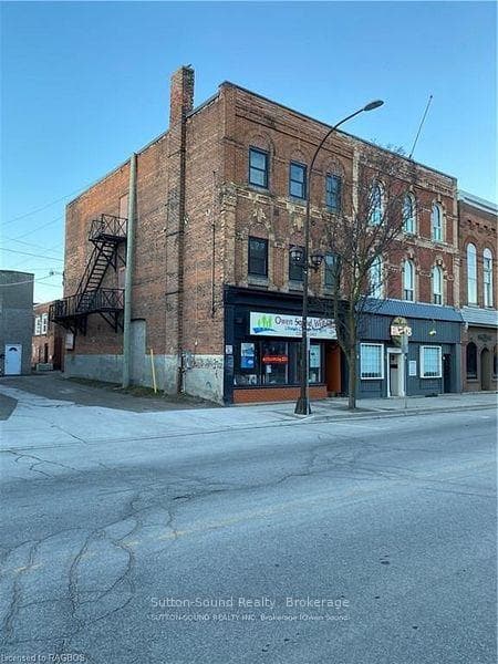221 8th Street, Owen Sound, ON N4K 1L2 - Photo 1
