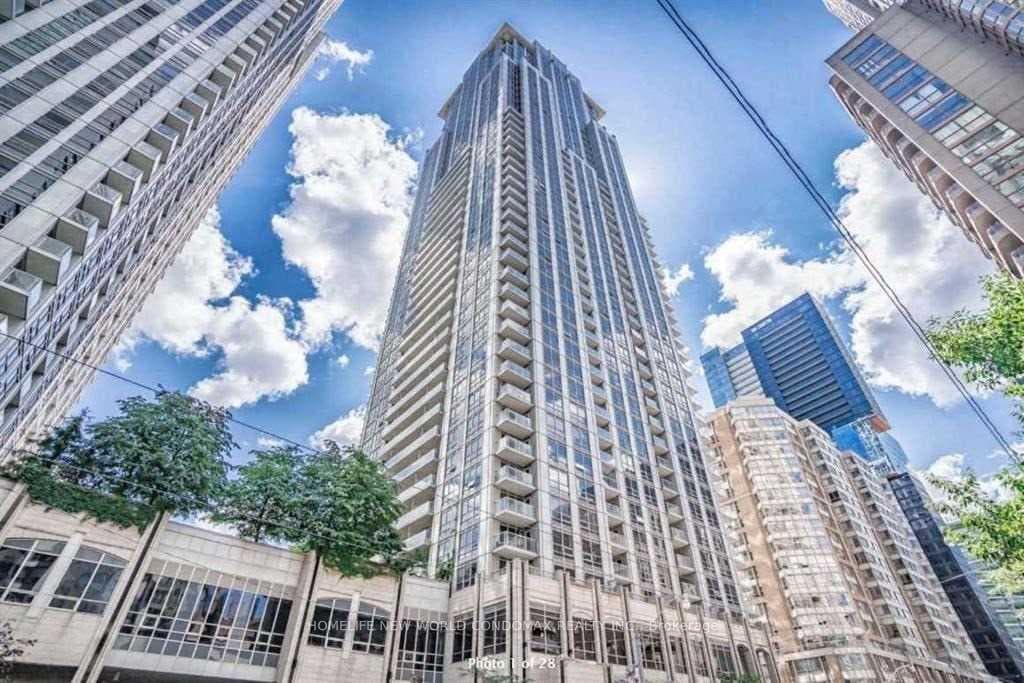 761 Bay Street Unit 1611, Downtown Toronto / Waterfront, ON M5G 2R2 - Photo 1