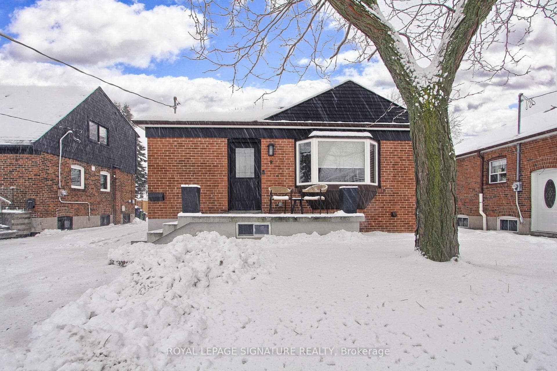 9 Rosemarie Drive, Dorset Park / Kennedy Park, ON M1R 3T7 - Photo 1