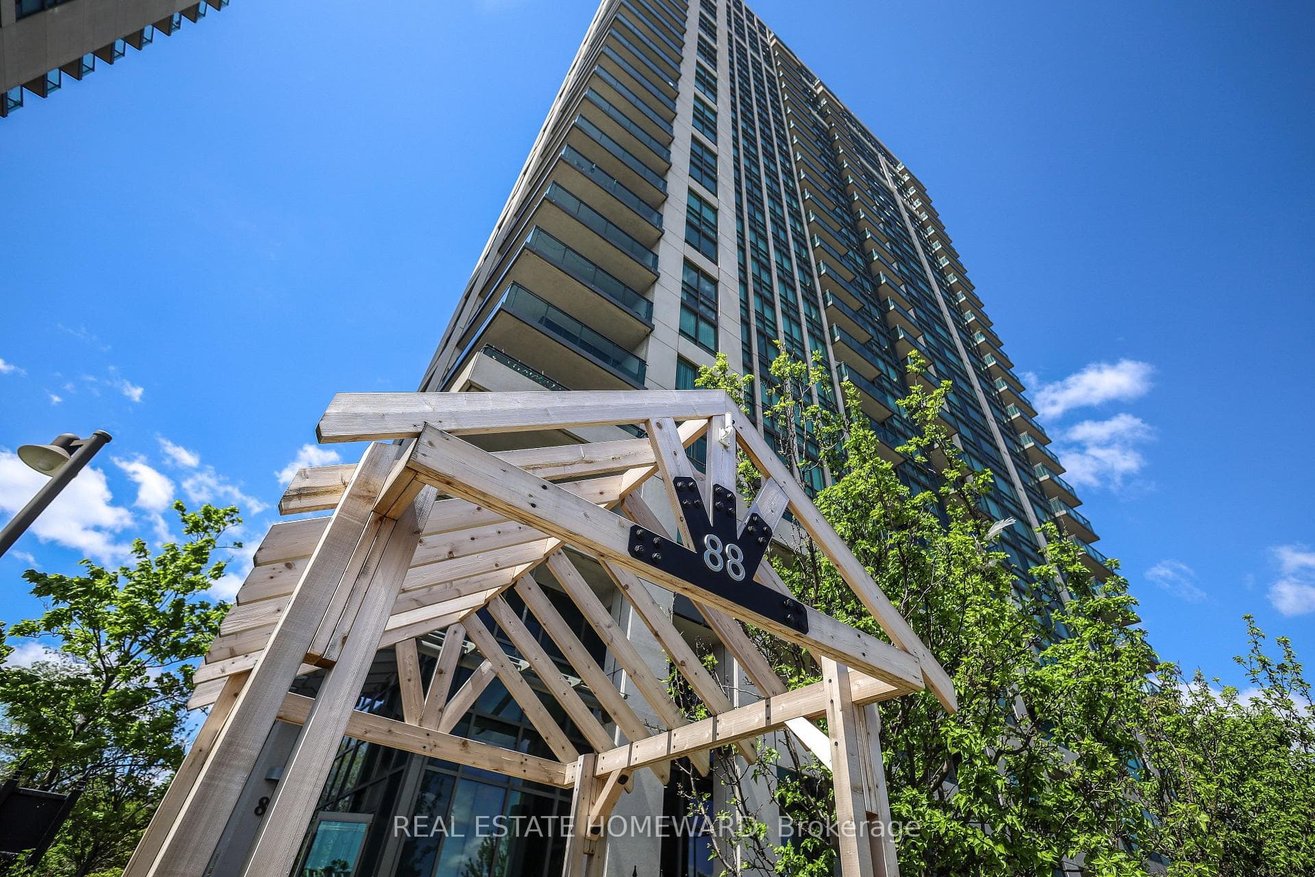 88 Grangeway Avenue Unit 805, Scarborough (West Hill / Highland Creek)