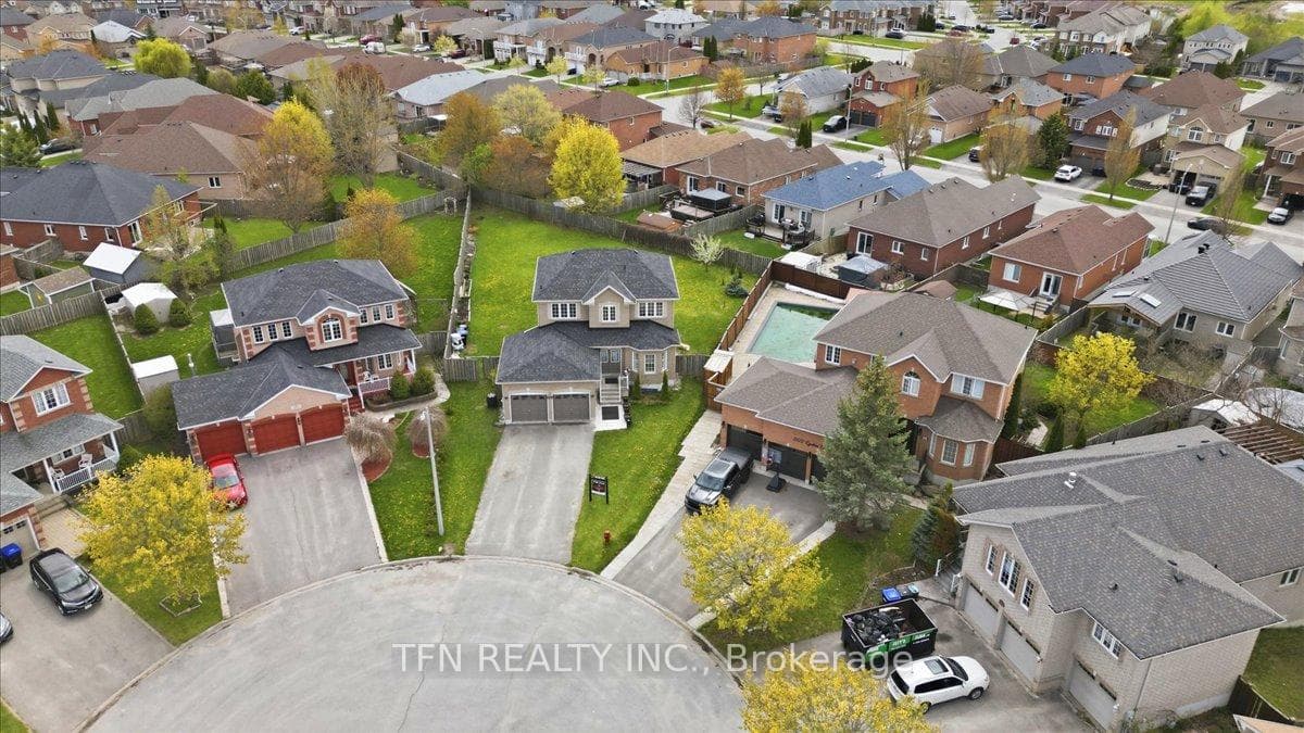 2073 Cynthia Court, Innisfil, ON L9S 4Z1 - Photo 1