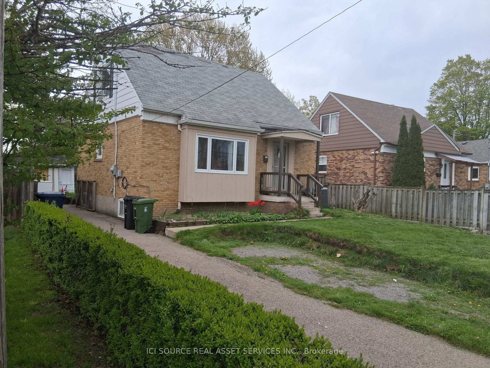 11 Ellington Drive, Toronto E04