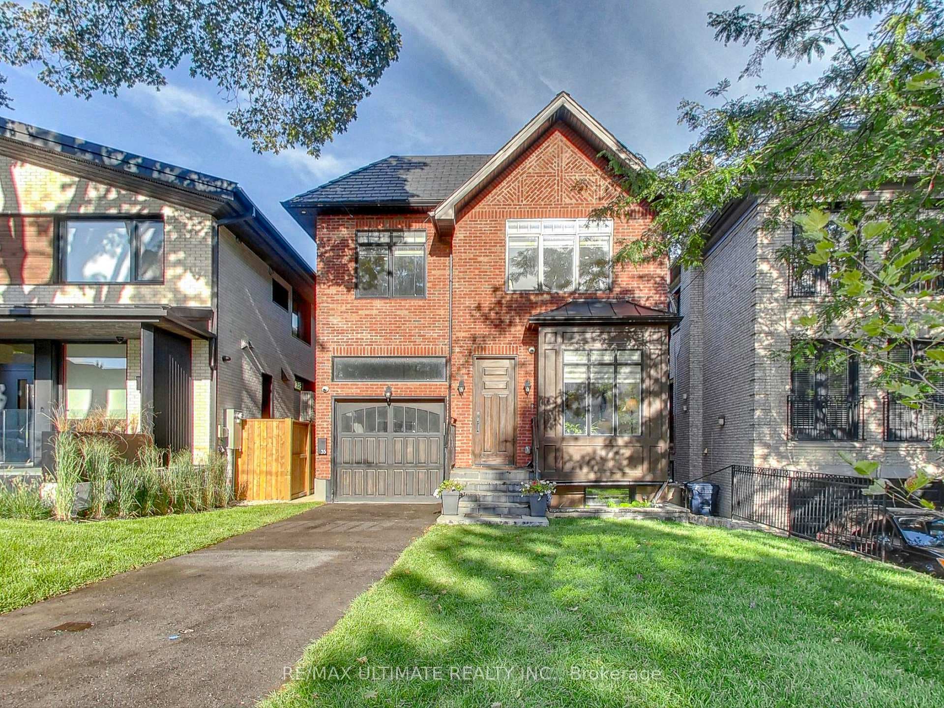 35 Fleming Crescent, Flemingdon Park / Don Mills, ON M4G 2A9 - Photo 1