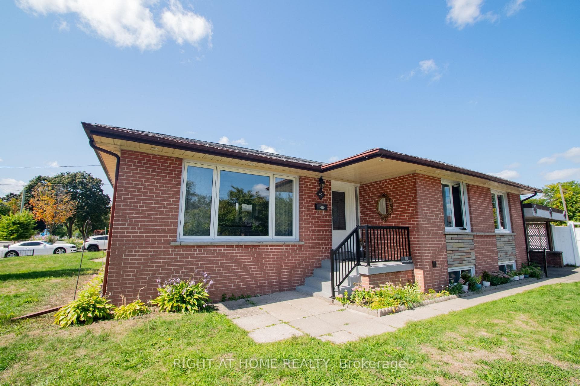 65 Bridgenorth Crescent, Etobicoke (West Mall / Rexdale), ON M9V 2M5 - Photo 1