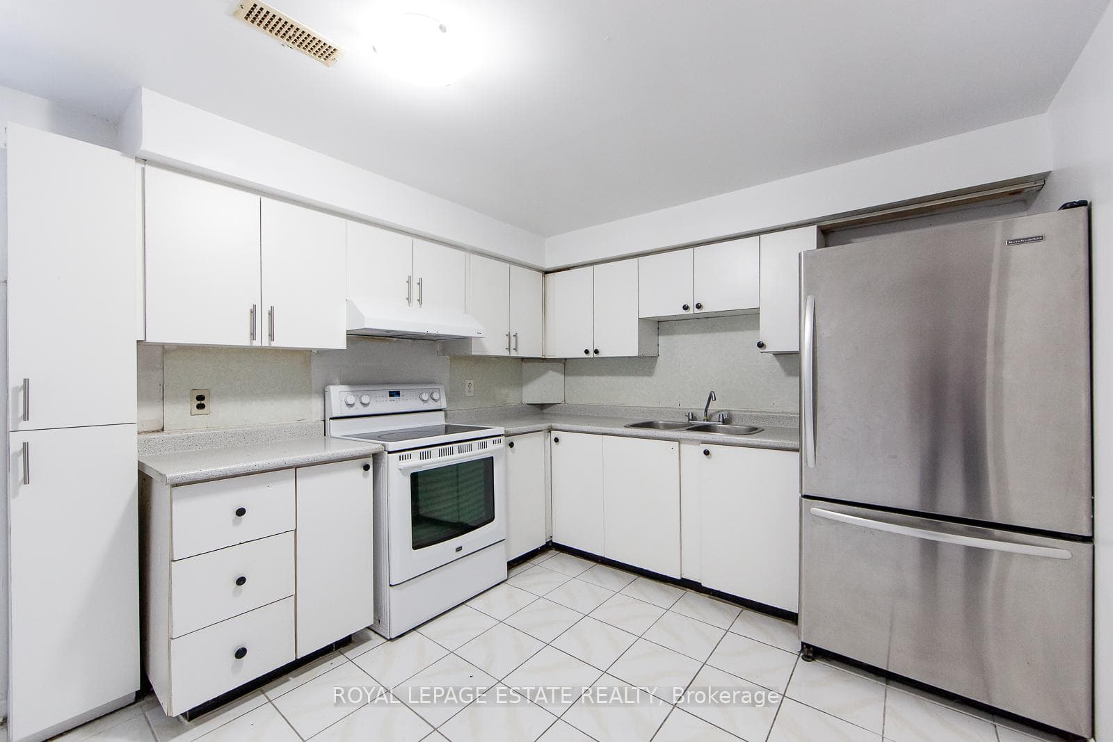 Eat-in Kitchen