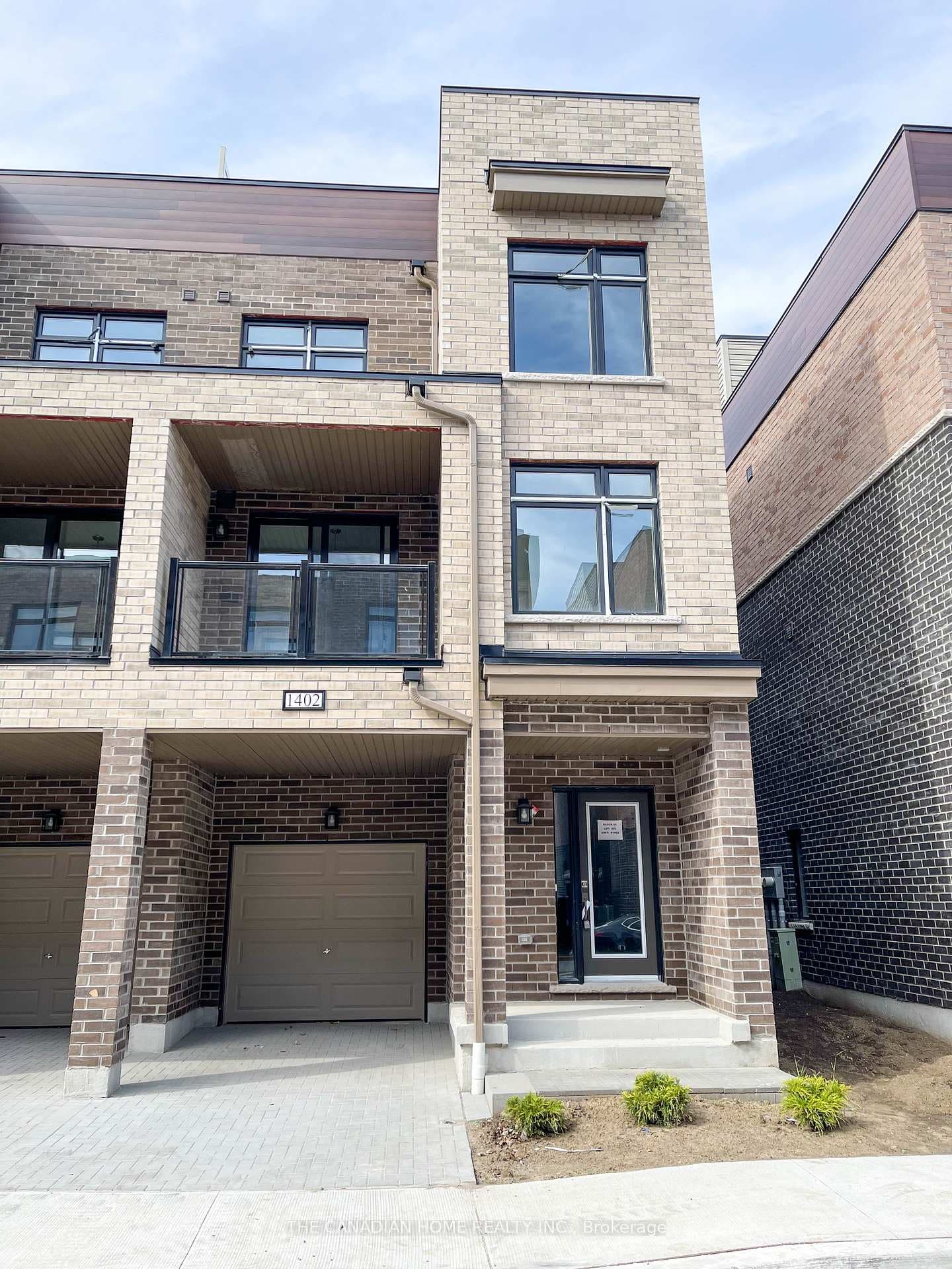 1865 Pickering Parkway Unit 1402, Pickering, ON L1V 0H2 - Photo 1