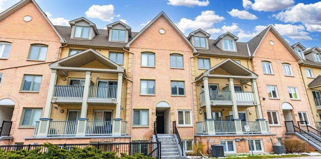 75 Weldrick Road Unit 818, Richmond Hill, ON L4C 0H9 - Photo 1