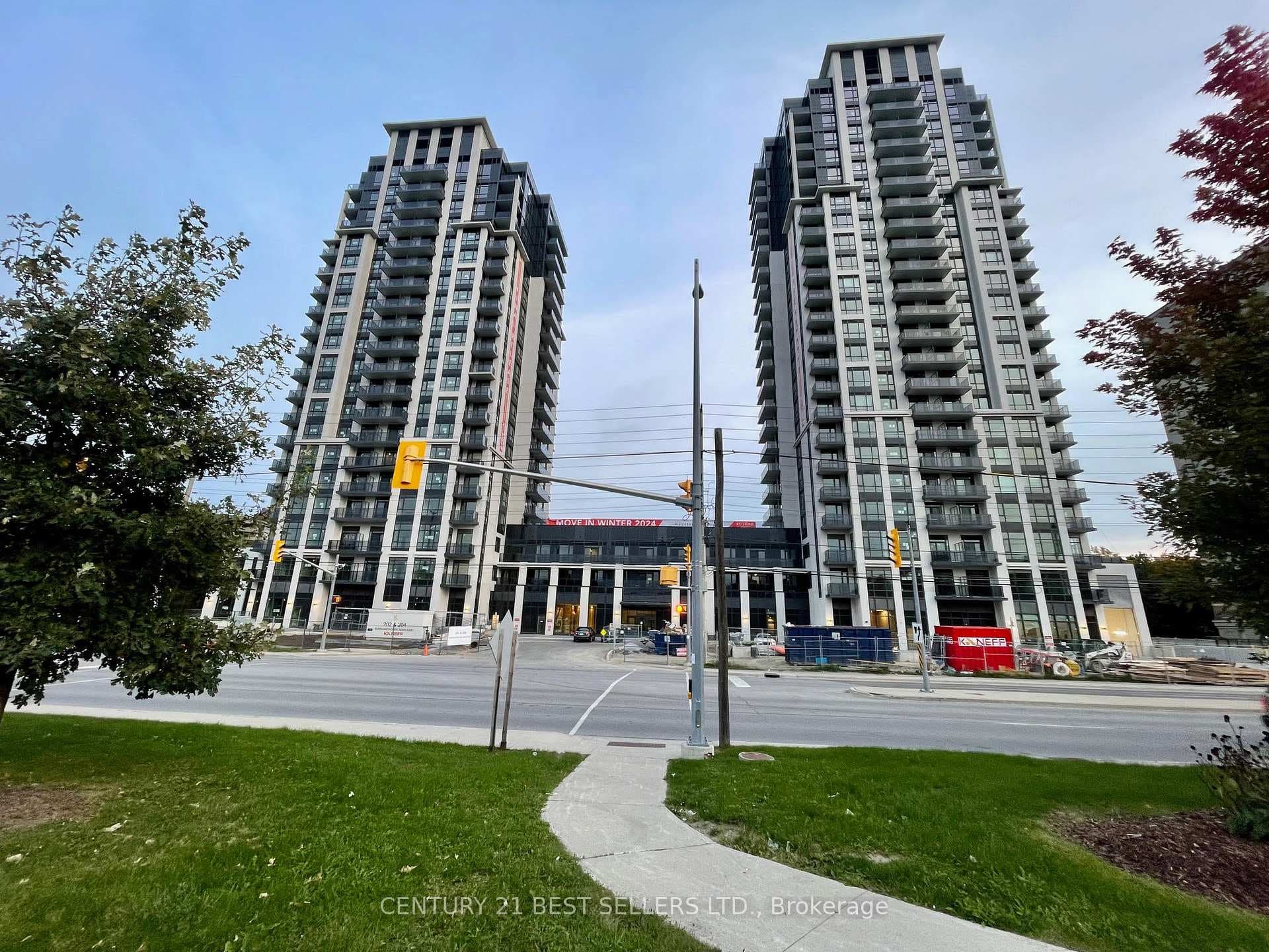202 Burnhamthorpe Road Unit 304, Mississauga