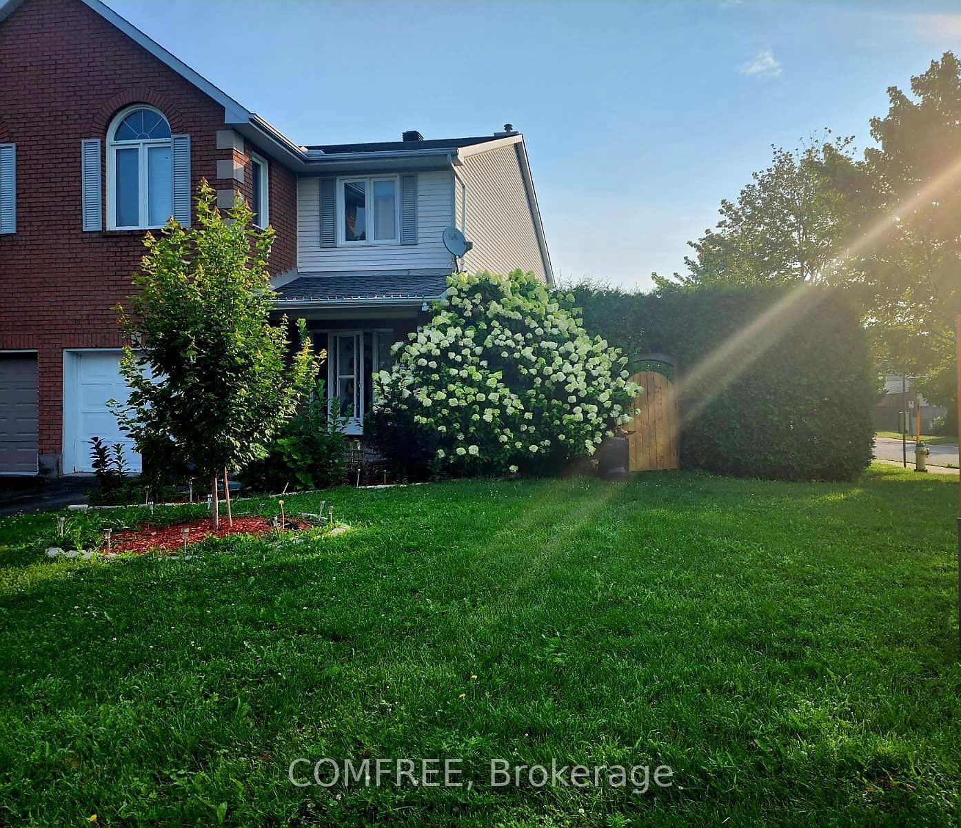 2215 Saturn Crescent, Orleans - Cumberland and Area