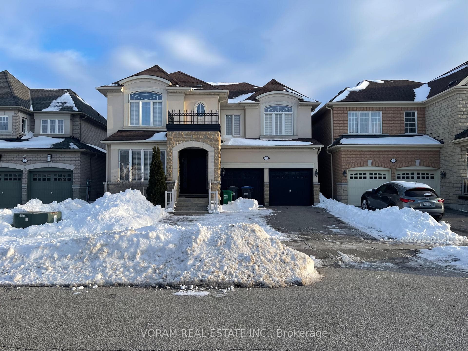 5 DUNEGRASS Way, Brampton, ON L6P 2T5 - Photo 1