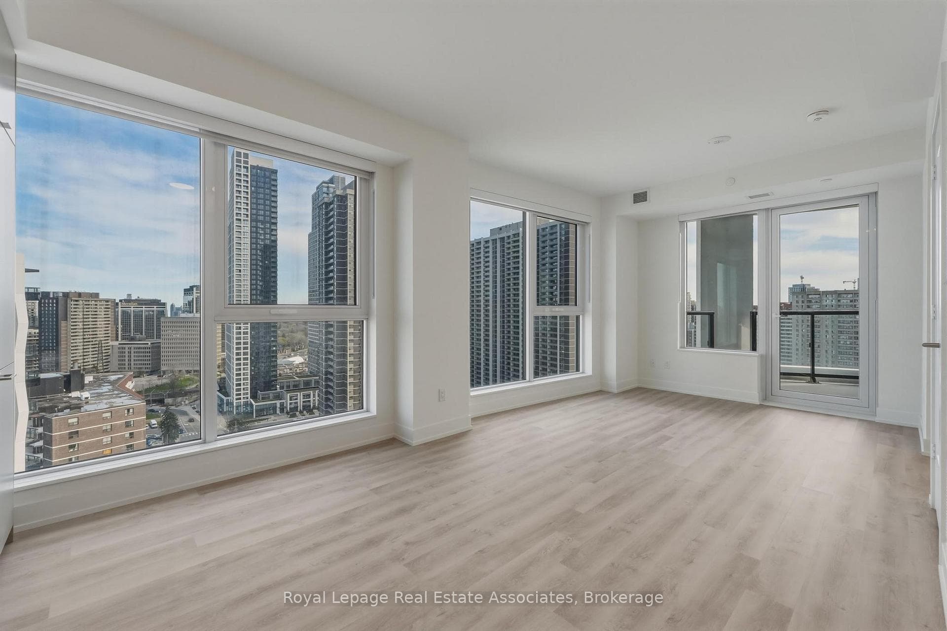 25 Cordova Avenue Unit 1805, Etobicoke (Islington / Rexdale), ON M9A 0E5 - Photo 1