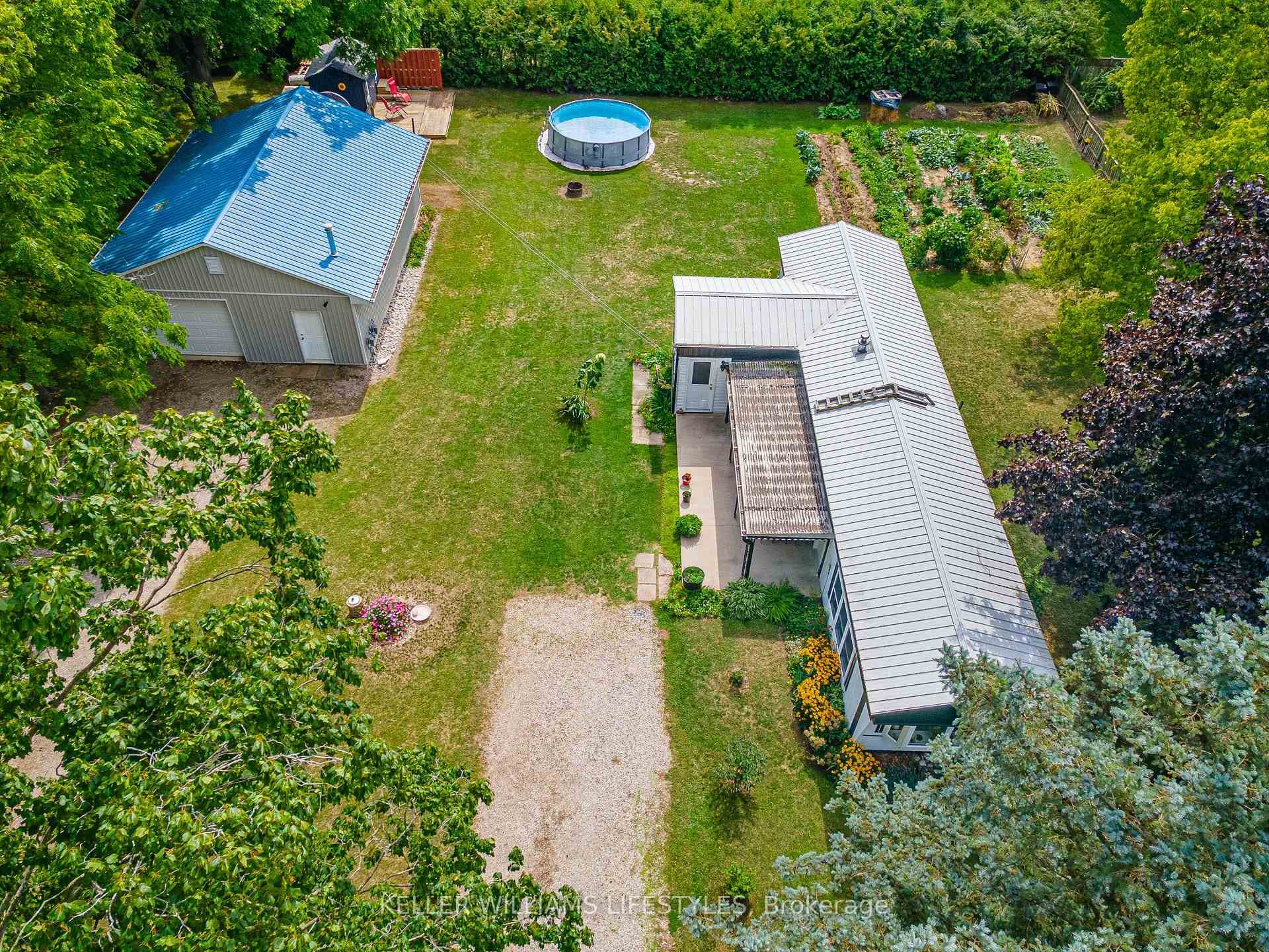 4403 Queens Avenue, North Middlesex, ON N0M 1A0 - Photo 1