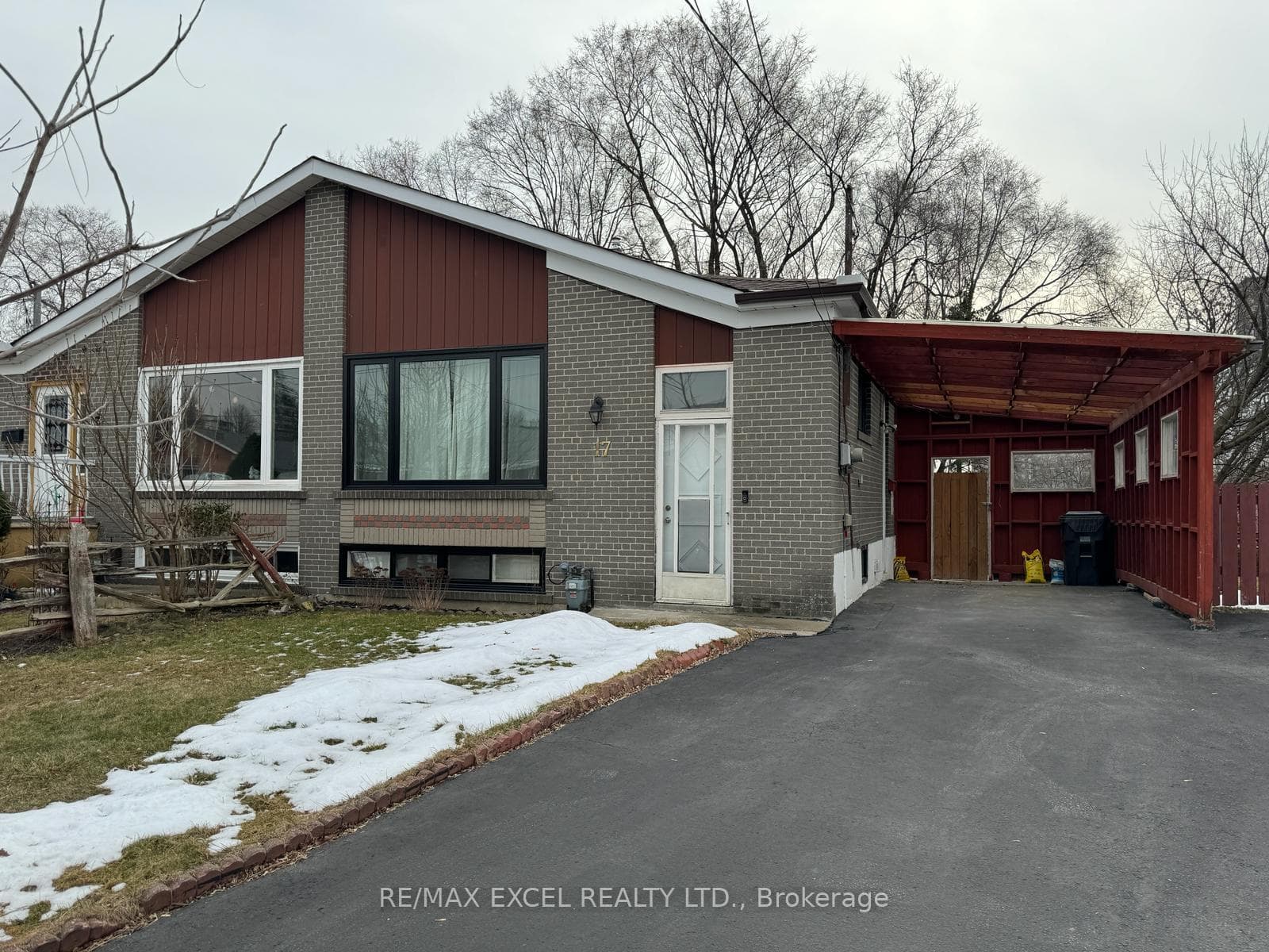 17 Avis Crescent Unit Main, Danforth / East York, ON M4B 1B8 - Photo 1