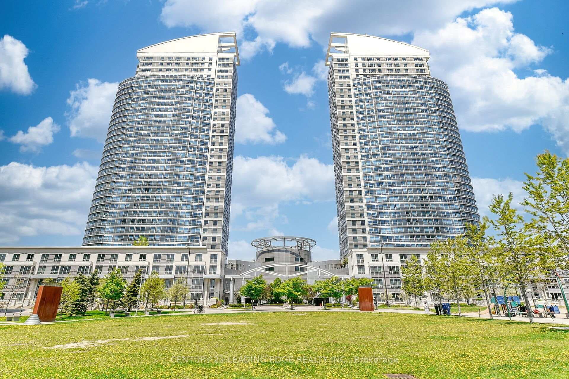 38 Lee Centre Drive Unit 3207, Scarborough (West Hill / Highland Creek)