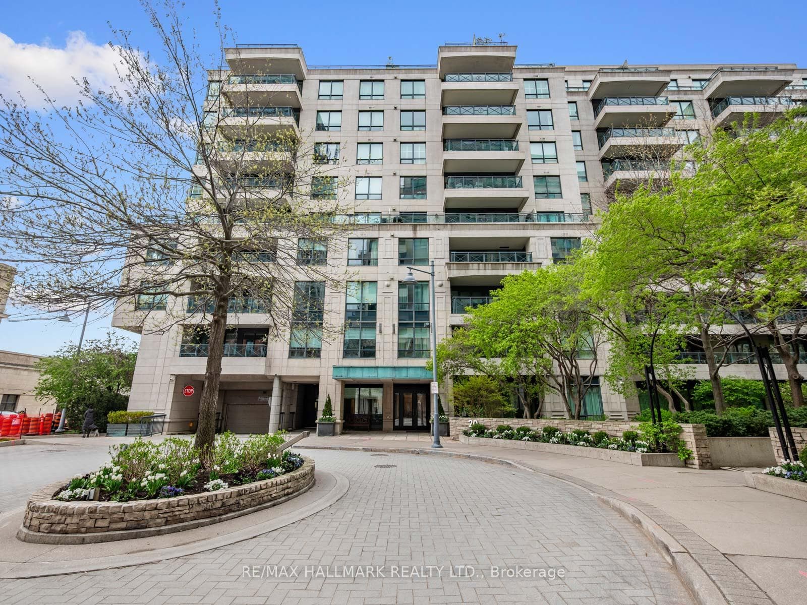 20 Scrivener Square Unit 716, Rosedale / Moore Park, ON M4W 3X9 - Photo 1