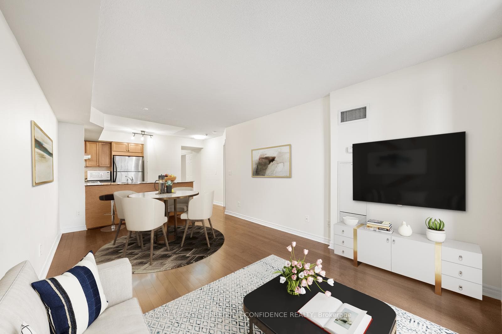 18 Kenaston Gardens Unit 1708, Toronto C15